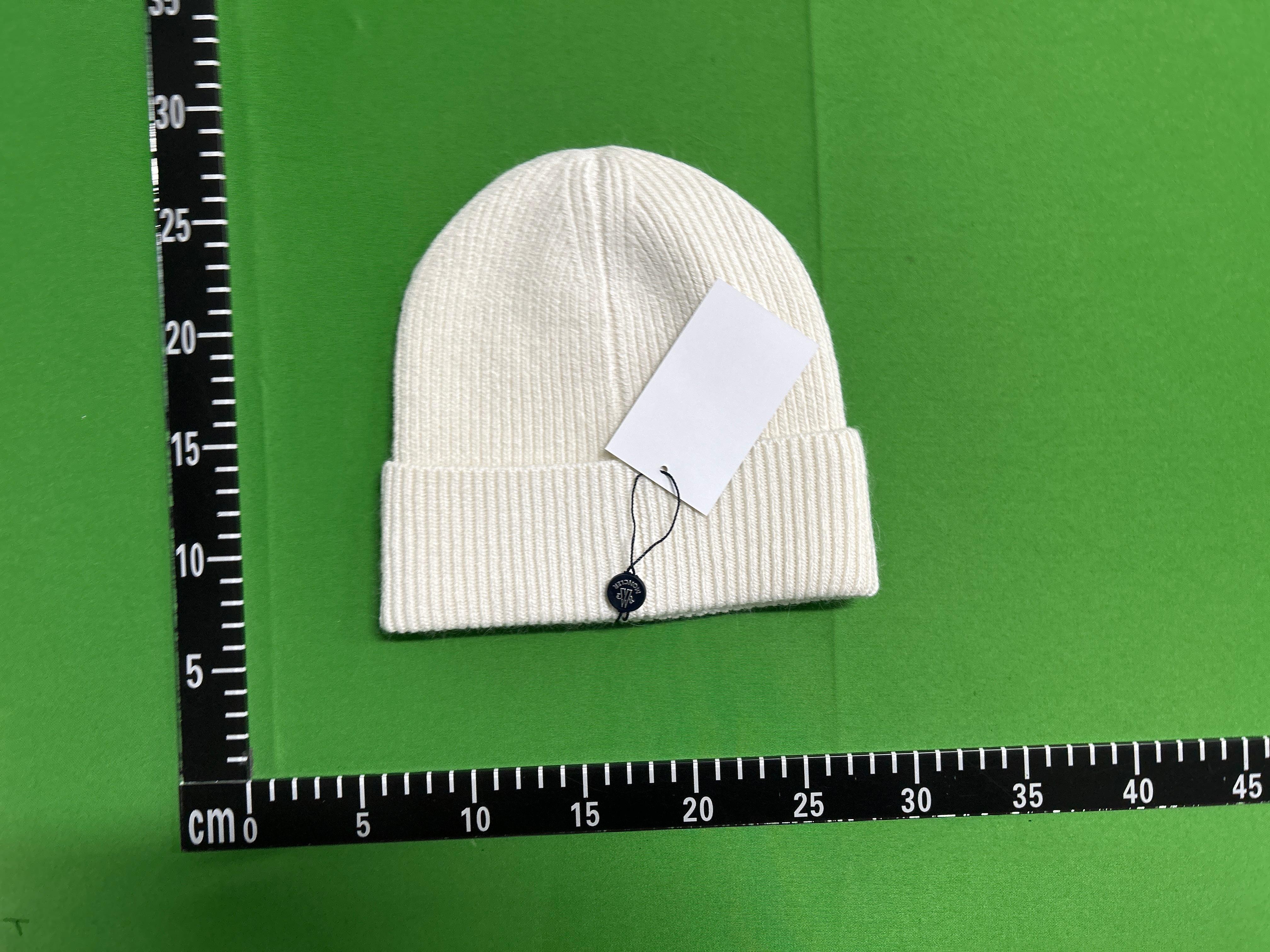Foto QC 8 de Moncler Logo Patch Beanie White