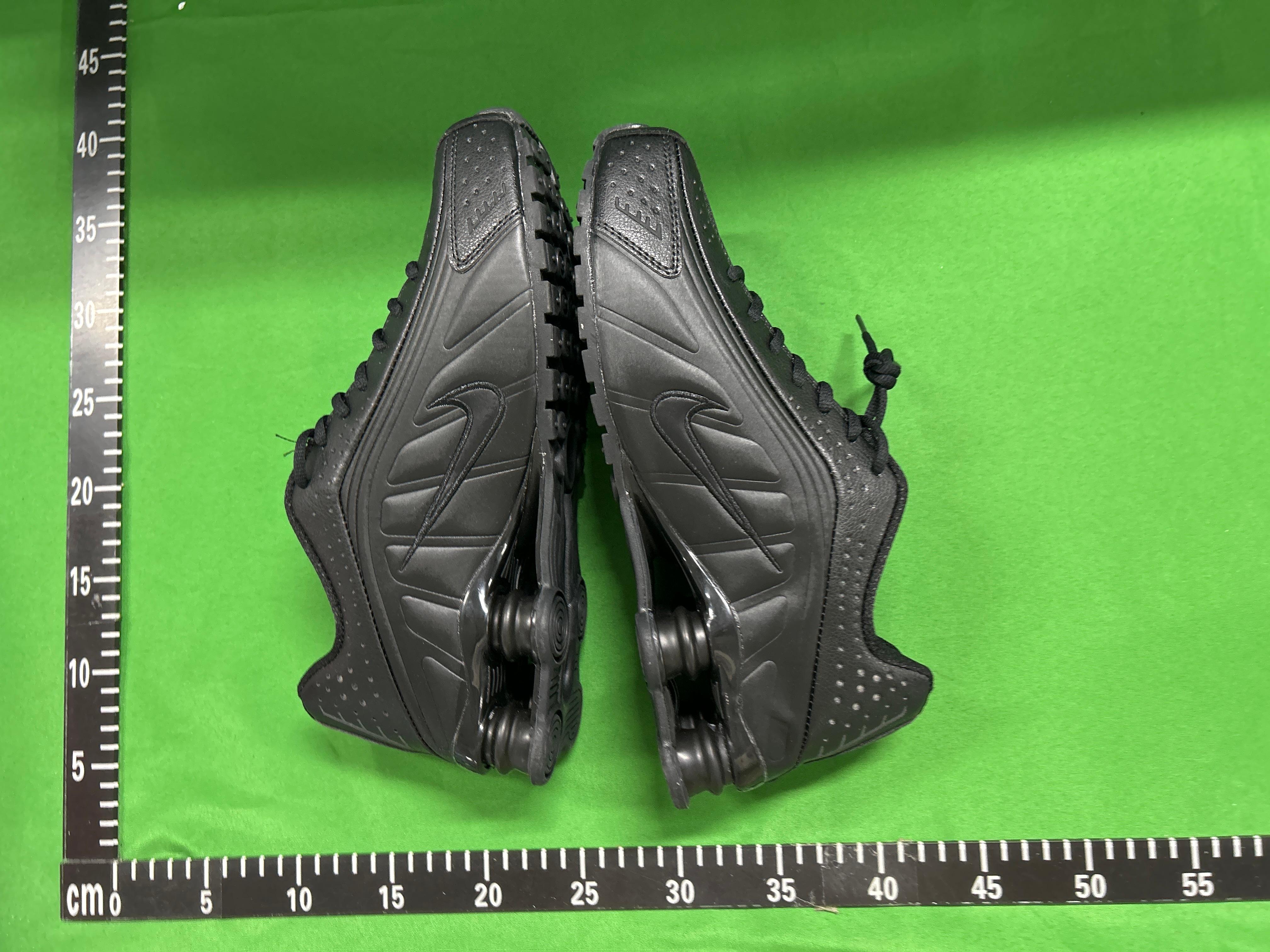 Foto QC 4 de Nike Shox R4 QS Natural Metallic Silver IO4544-100