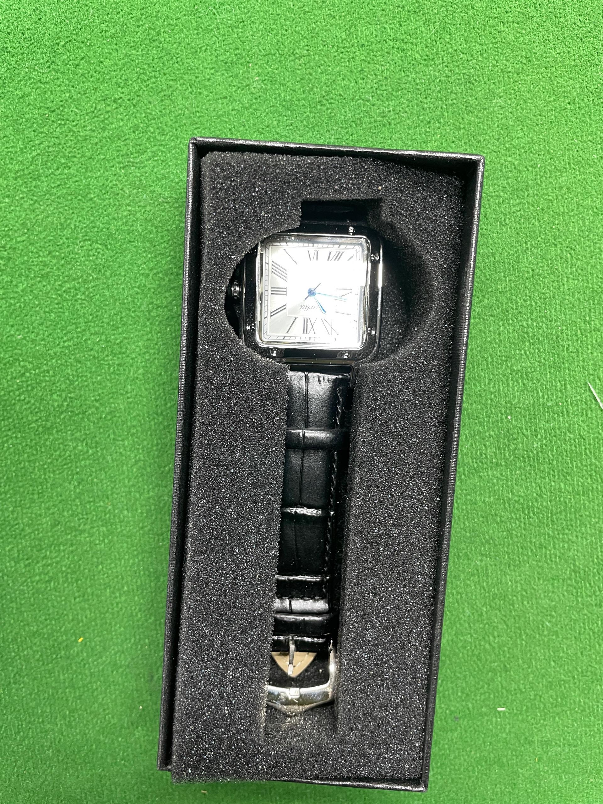 Foto QC 2 de Cartisi Square Roman Numeral Leather Strap Quartz Watch