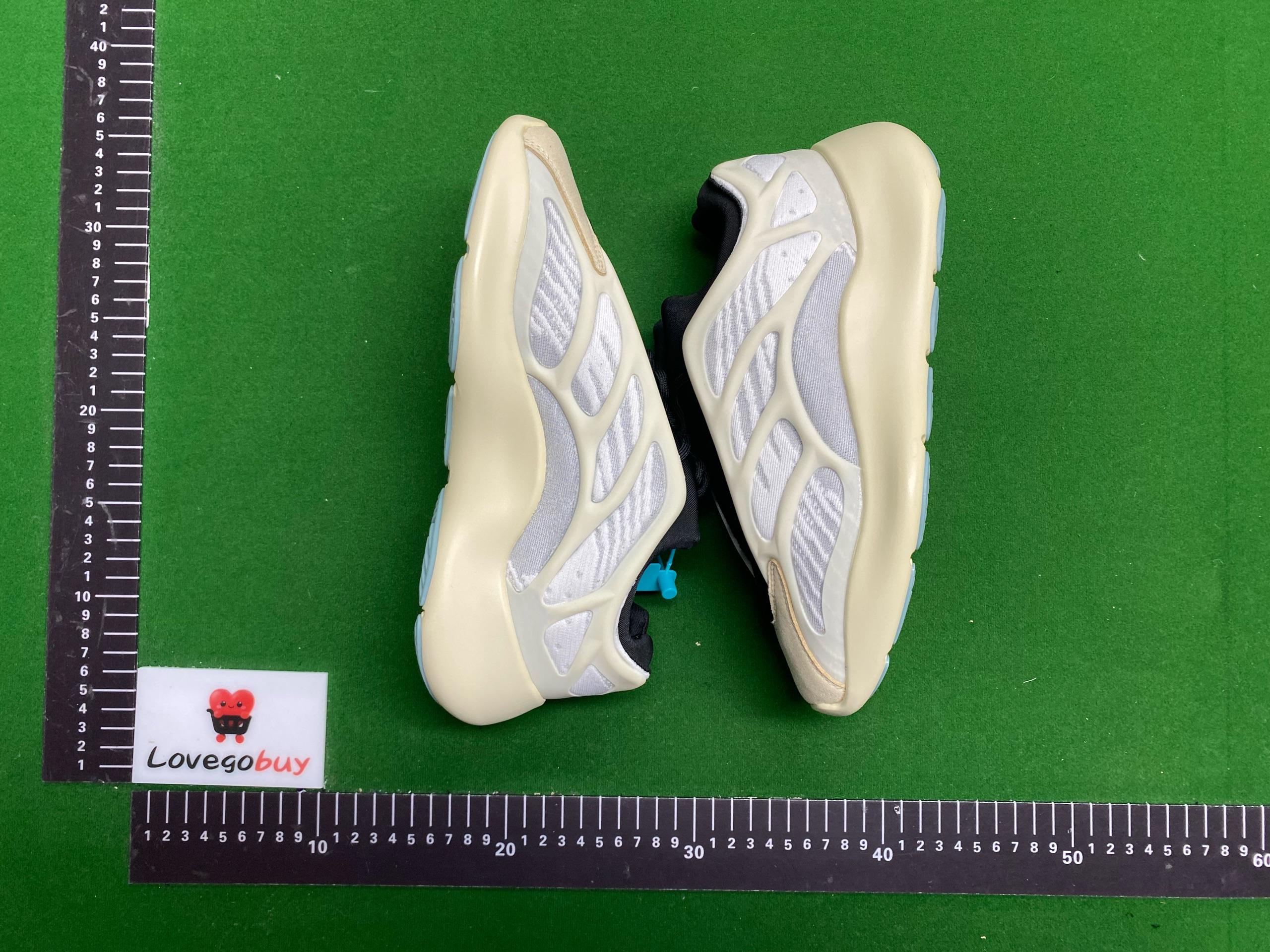 Foto QC 6 de adidas Yeezy 700 V3 Alvah H67799