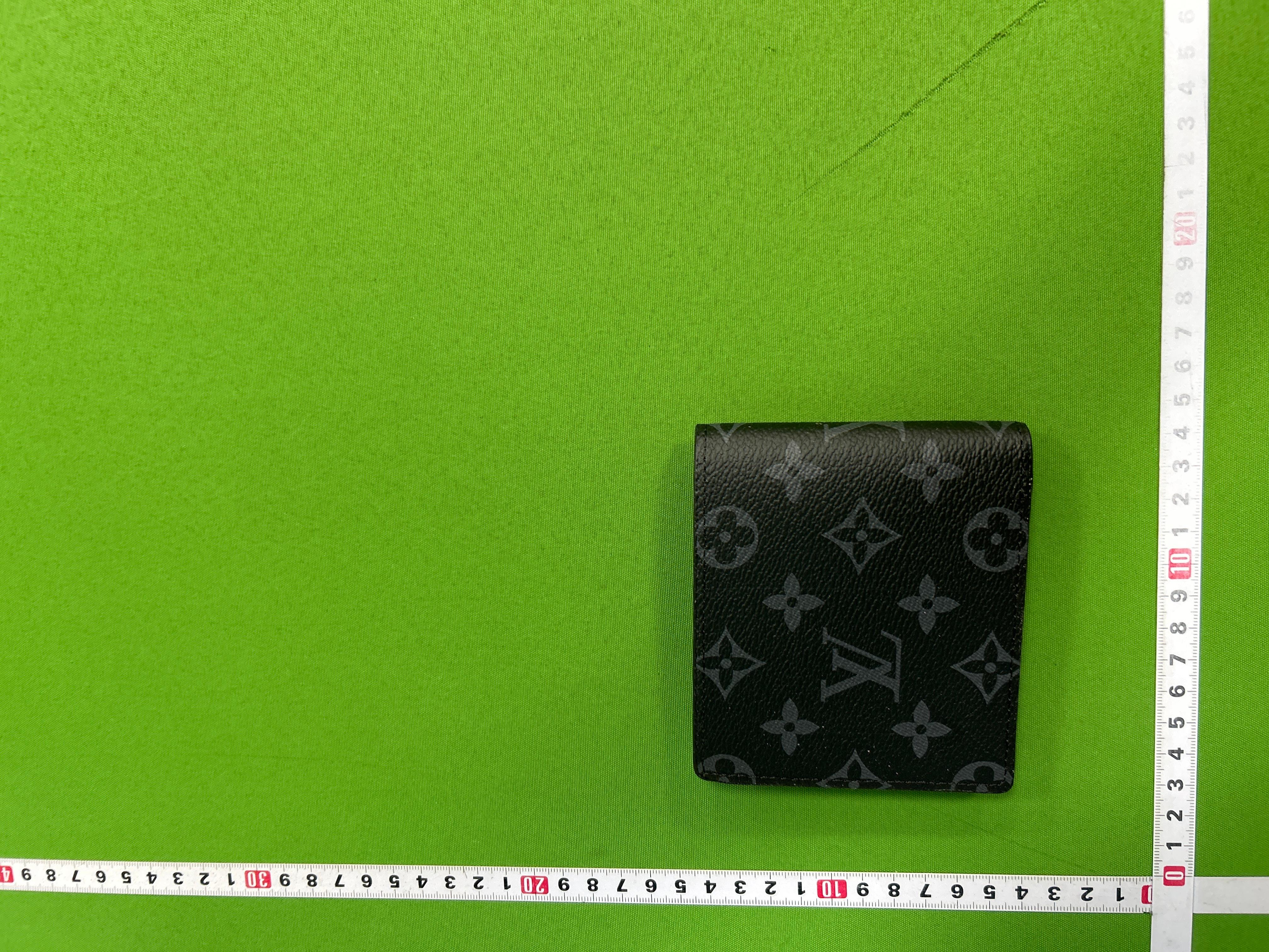 Foto QC 7 de Louis Vuitton Multiple Wallet Monogram Eclipse Black