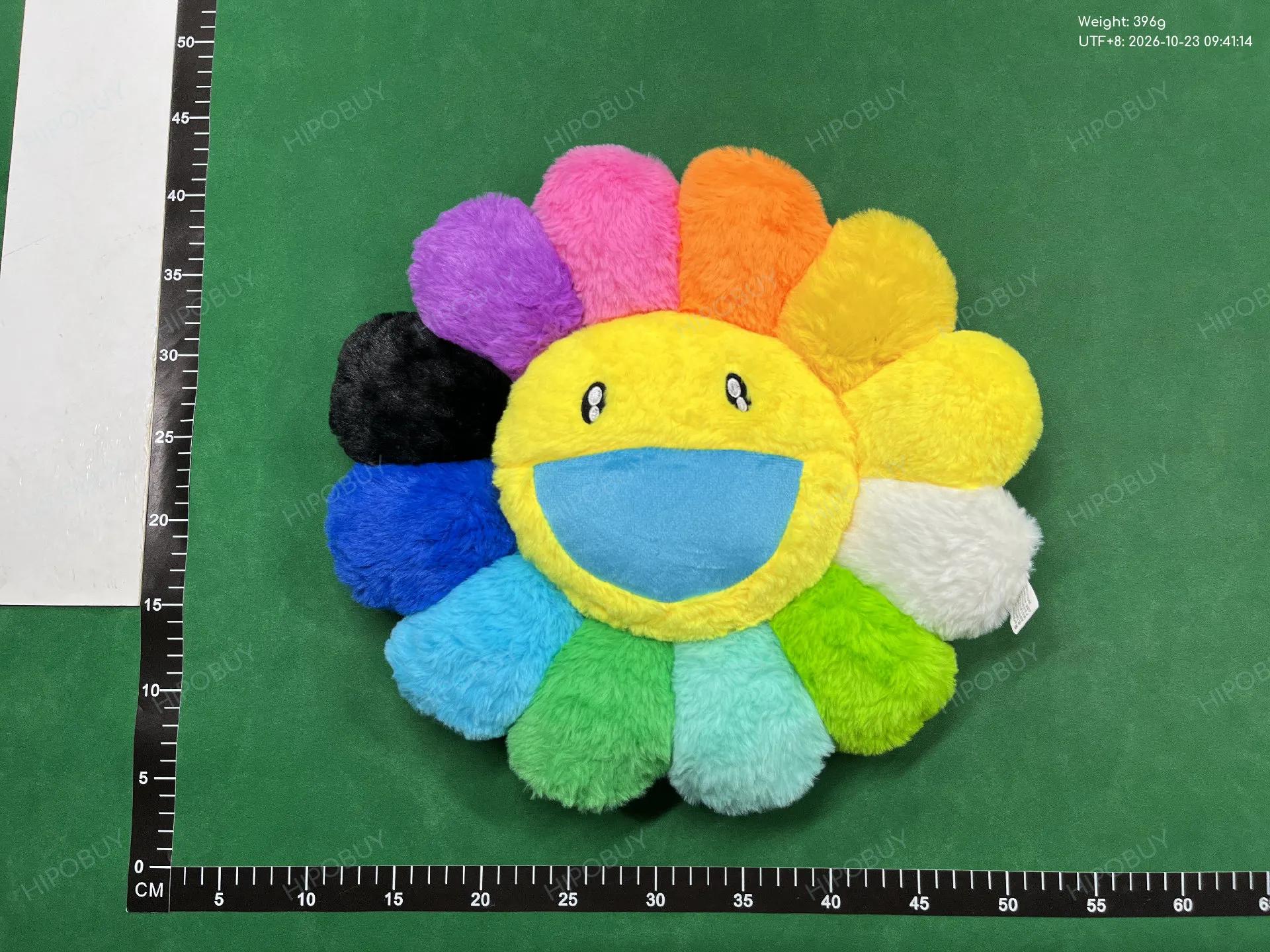 Foto QC 5 de Takashi Murakami Flower Cushion Pink