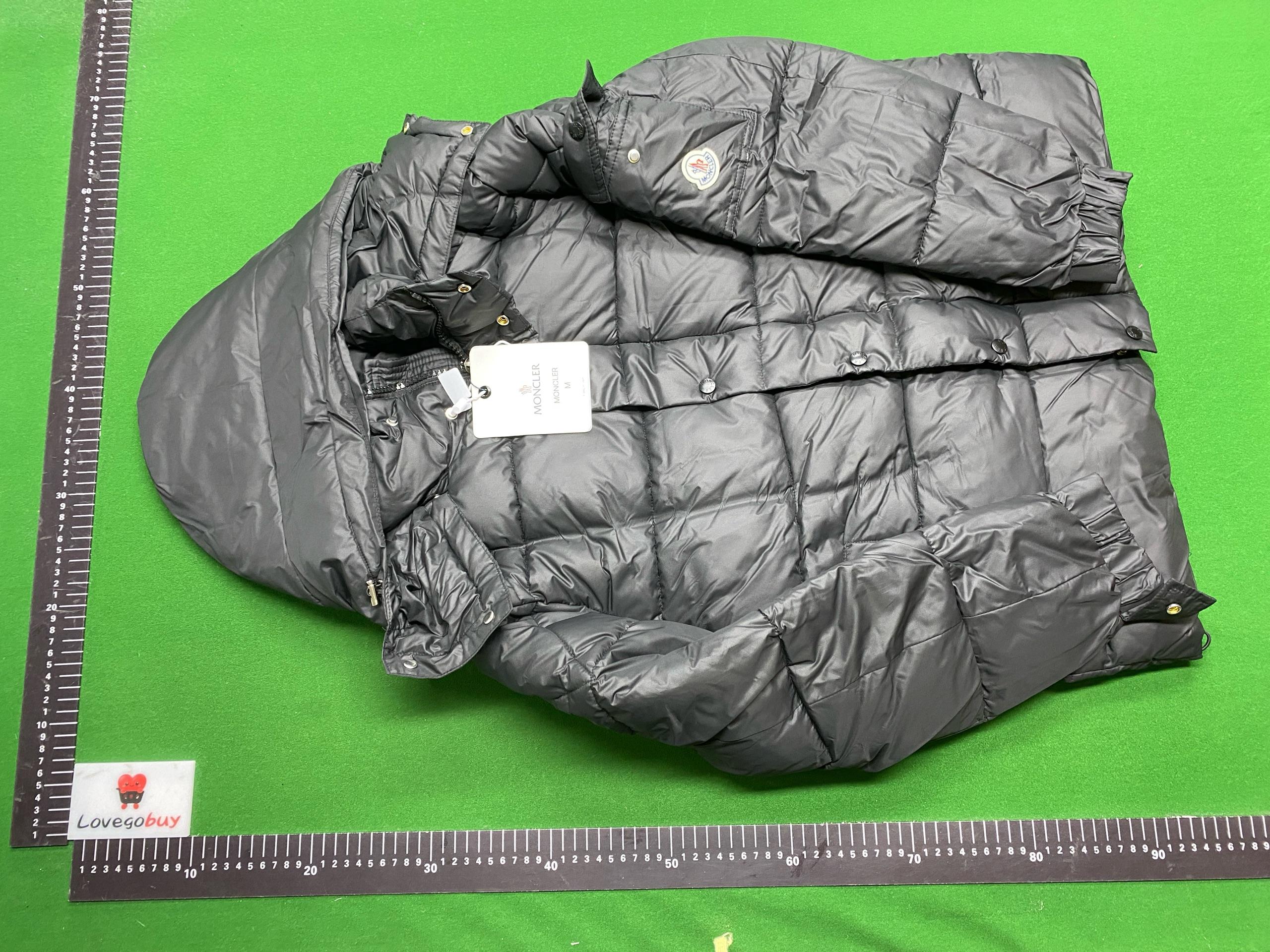 Foto QC 6 de Moncler Puffer Jacket Fur Trimmed Hood Black