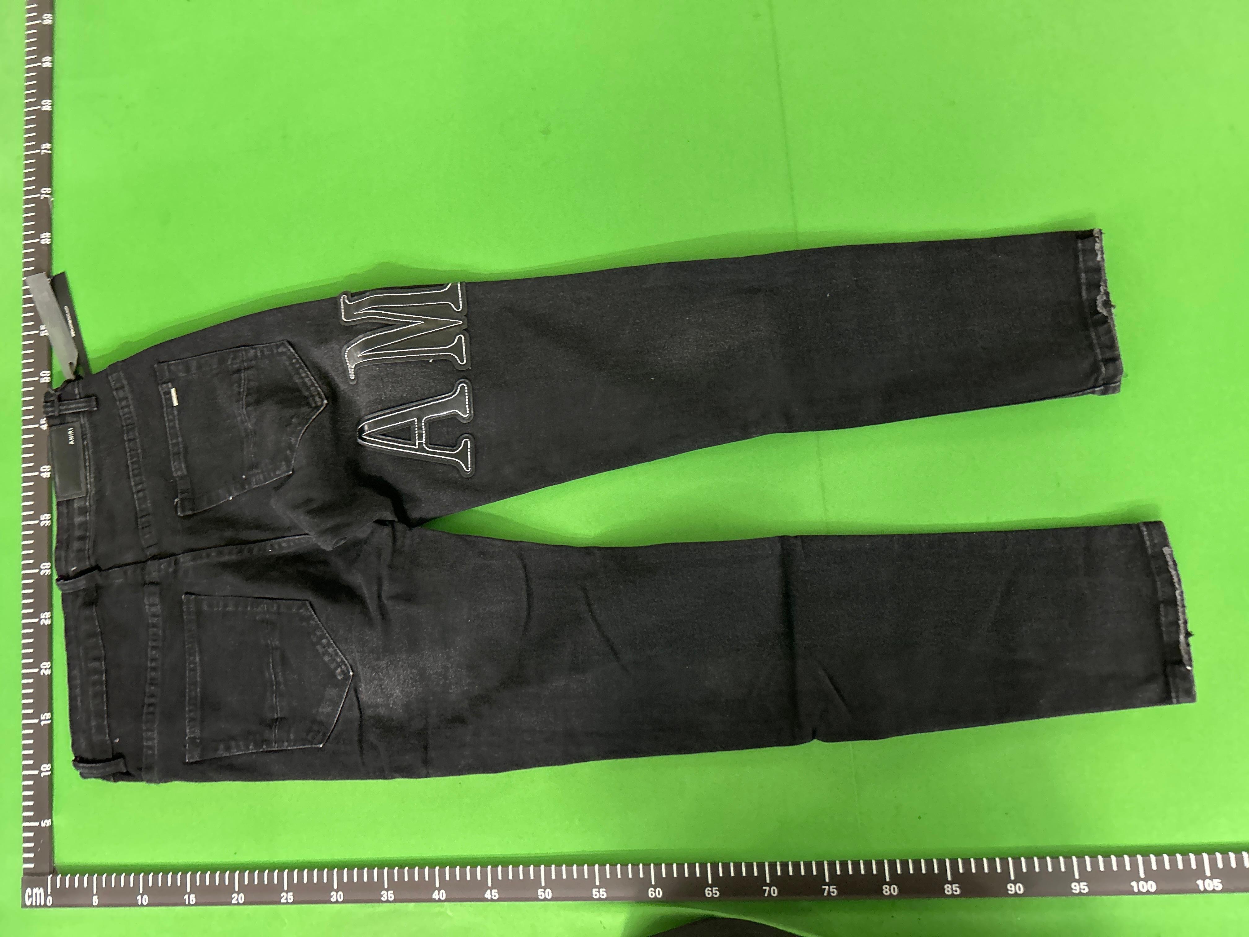 Foto QC 3 de Amiri Jeans Distressed Patch Straight Black