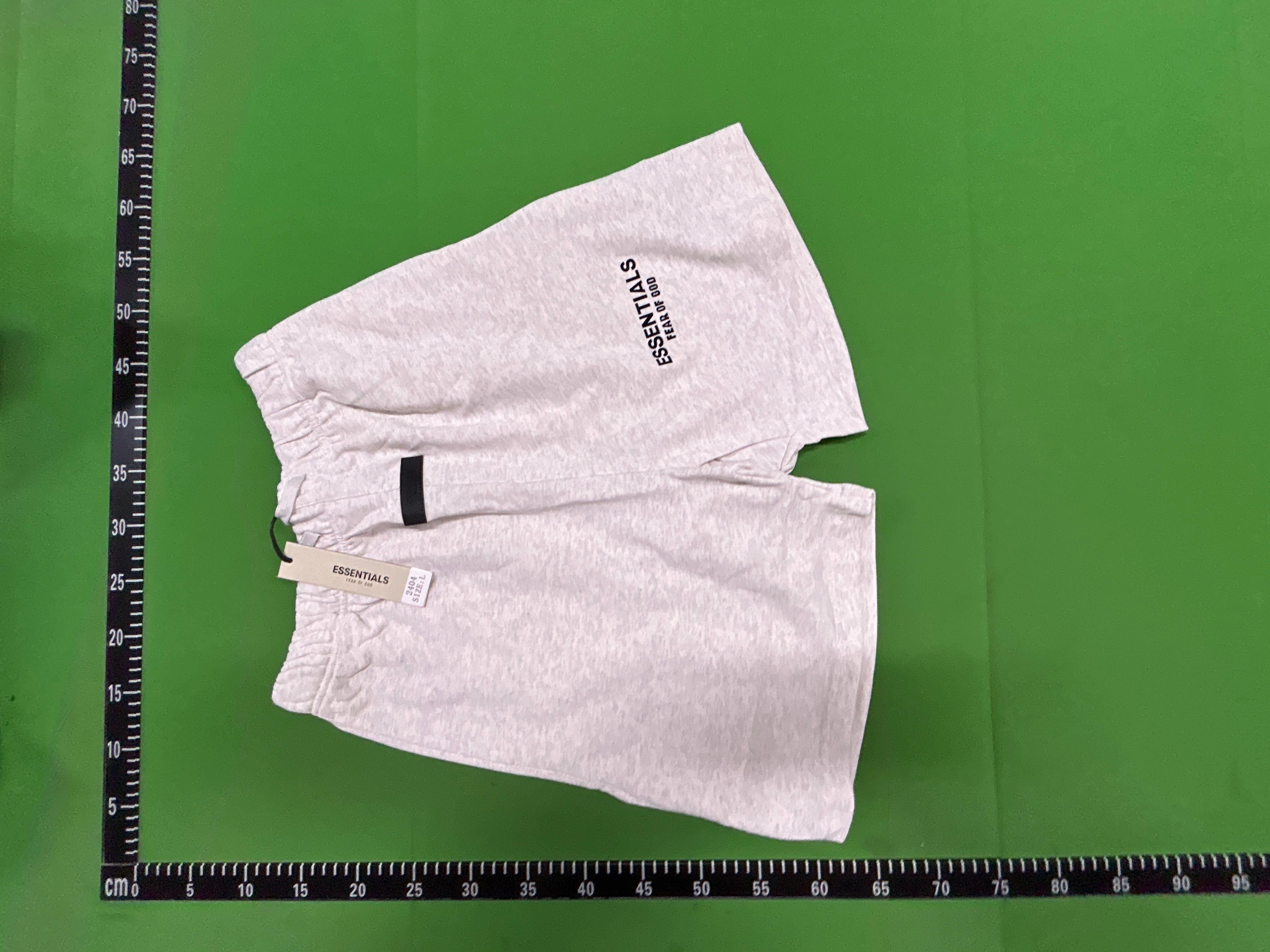 Foto QC 6 de Fear of God Essentials Sweat Shorts Loose Grey