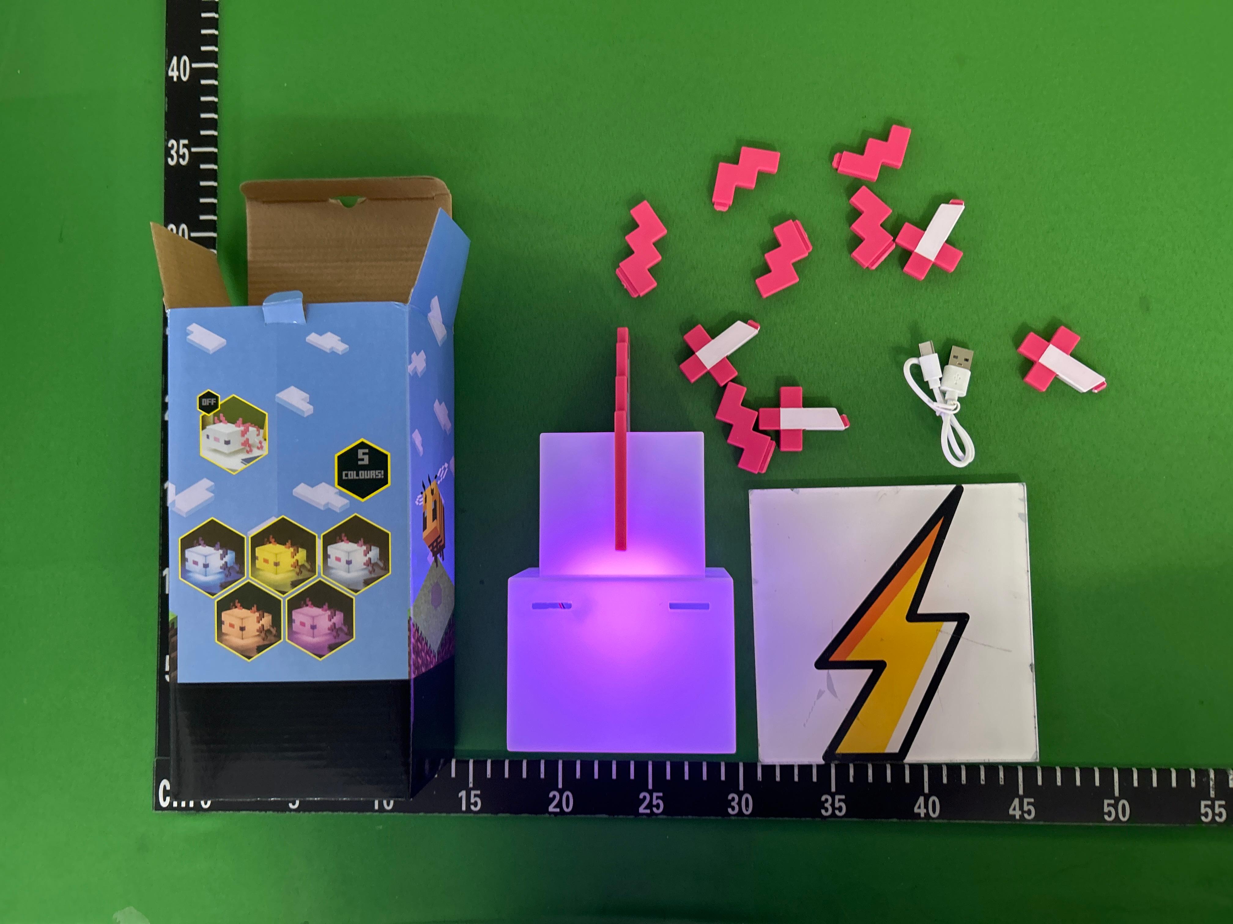 Foto QC 2 de Minecraft Minecraft Click and Switch Sword and Pickaxe Plastic Toy