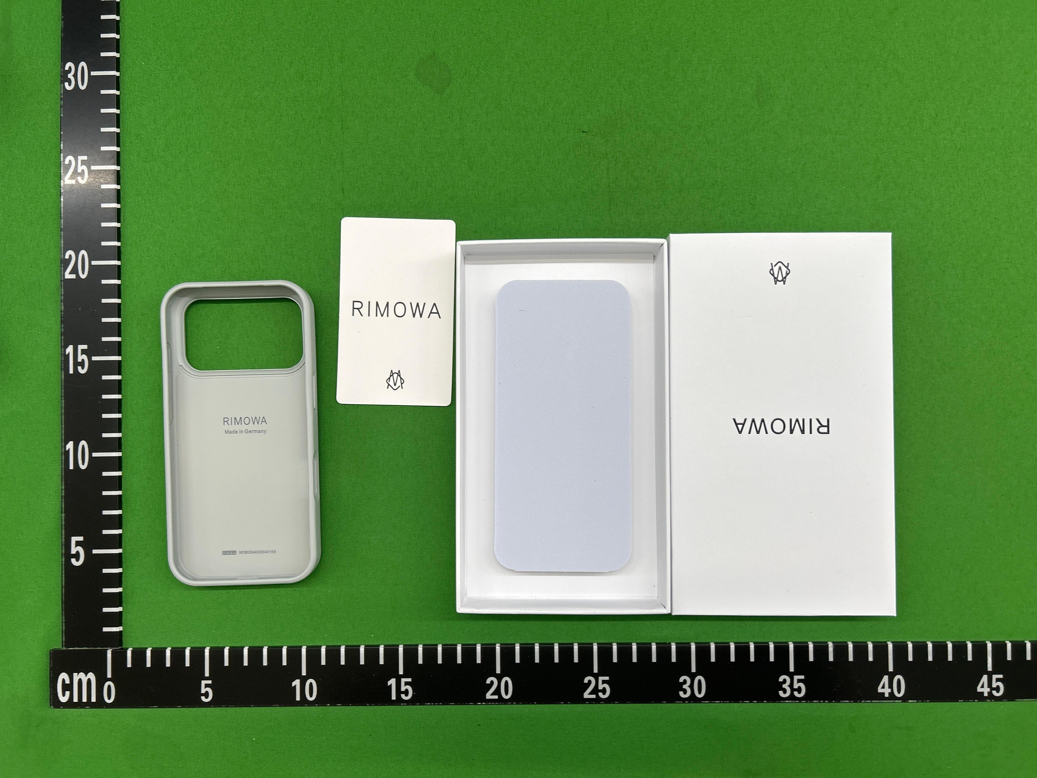 Foto QC 3 de Rimowa Aluminum Case for iPhone 16 Pro Max Silver