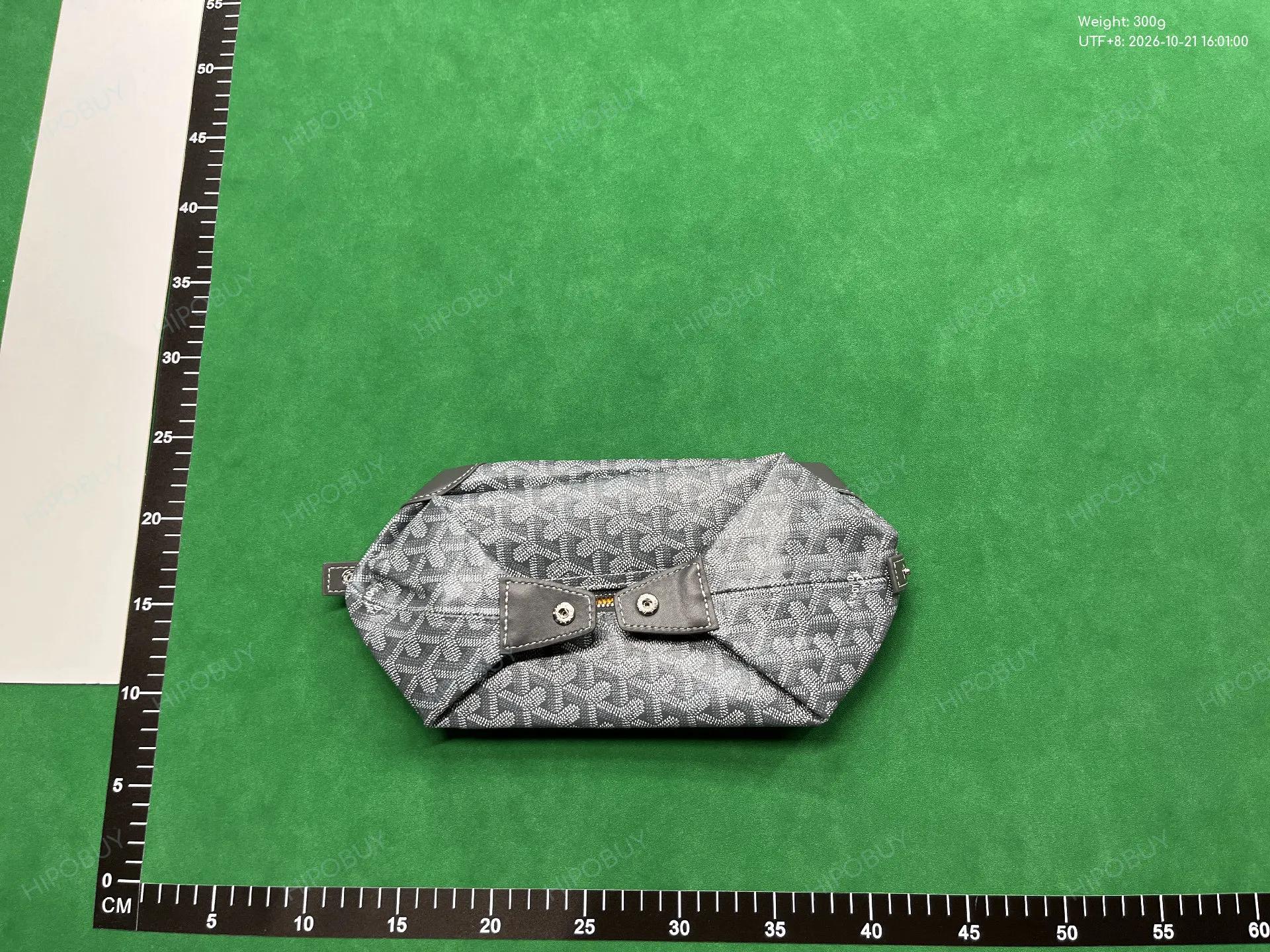 Foto QC 4 de Goyard Vendome Cosmetic Pouch Goyardine Canvas Black/Tan