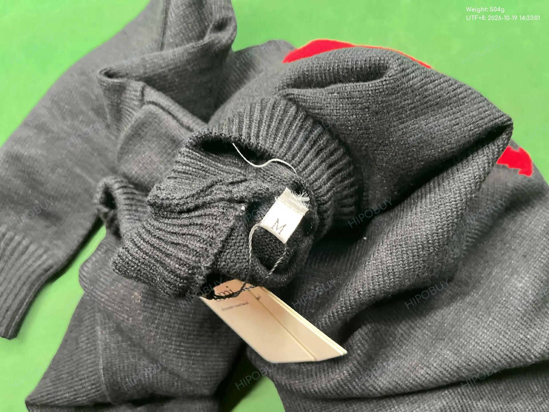 Foto QC 1 de Ami Paris Ami de Coeur Crewneck Sweater Intarsia Navy