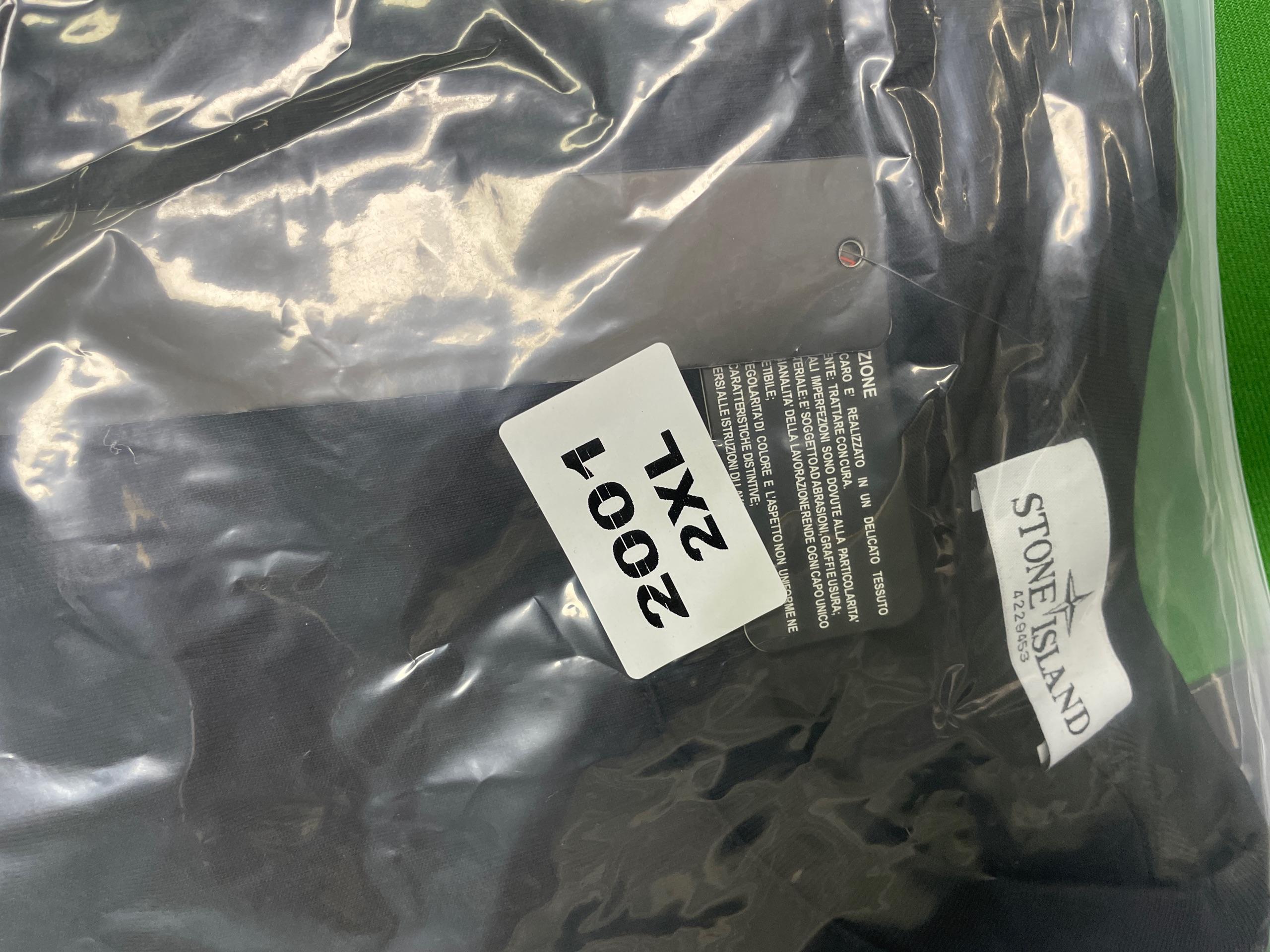 Foto QC 3 de Stone Island Compass Badge Shorts Black