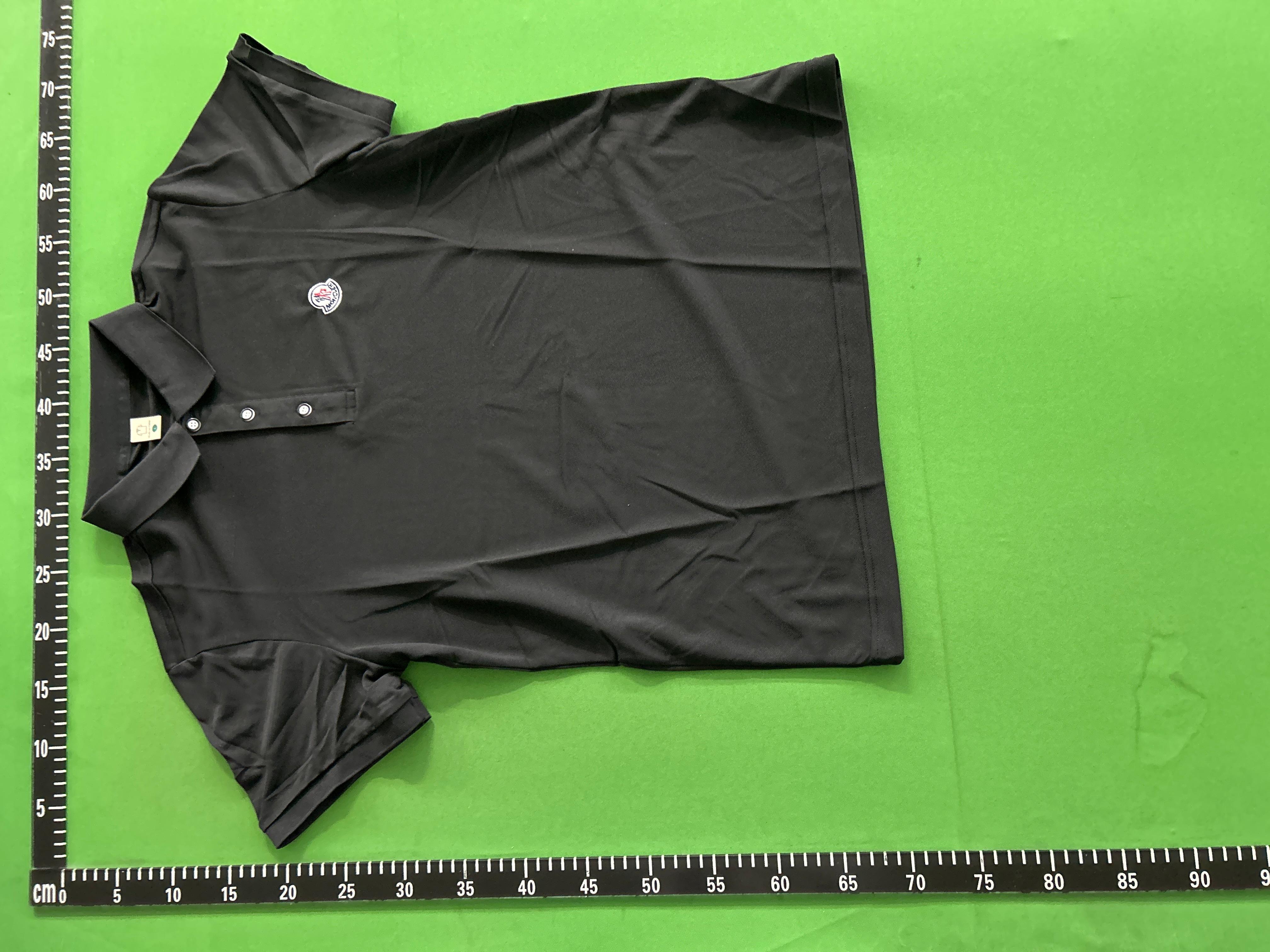 Foto QC 7 de Moncler Tricolor Trim Felt Logo Polo Shirt Grey