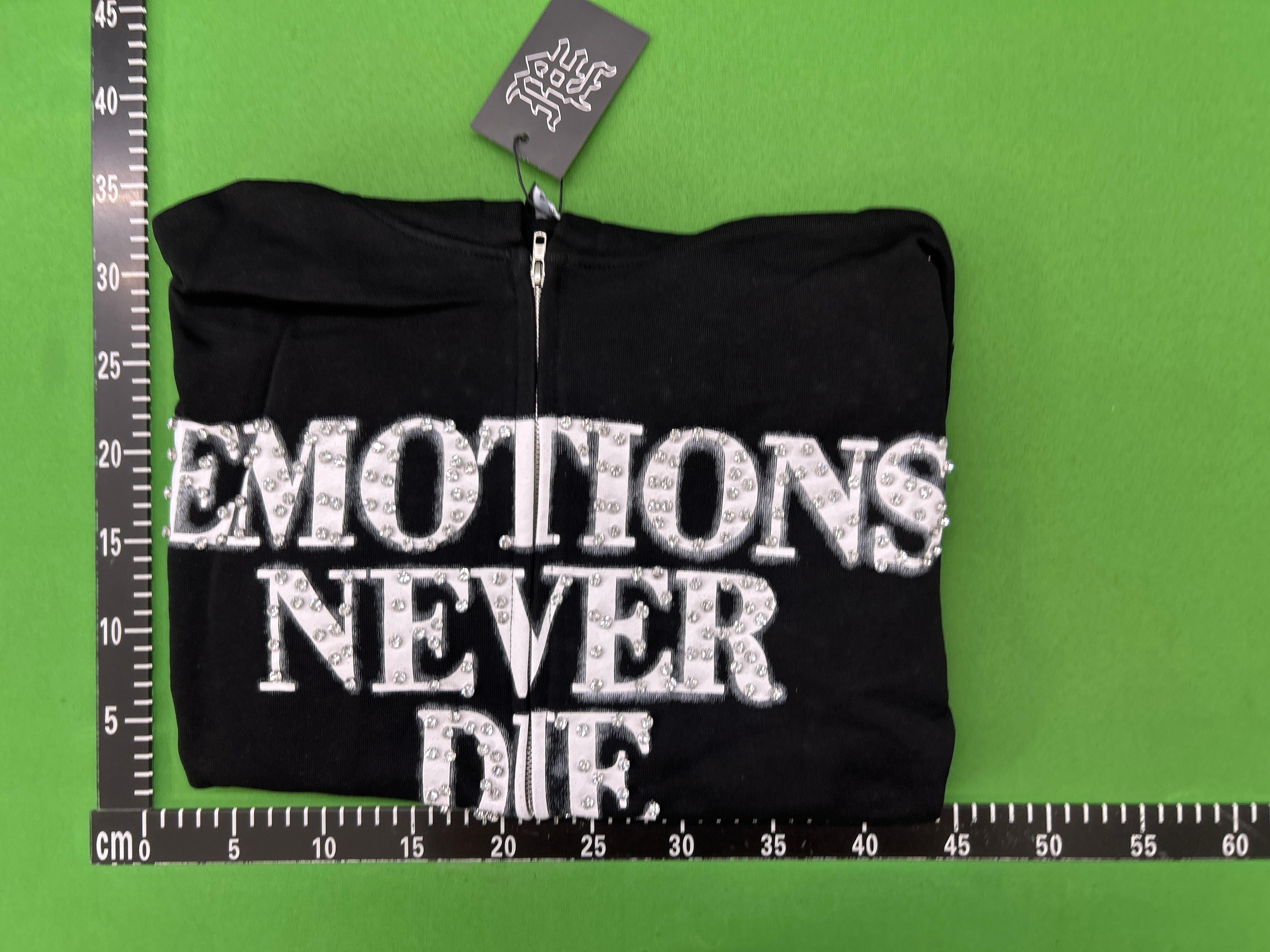 Foto QC 6 de Mixed Emotion Shorts Graphic Black