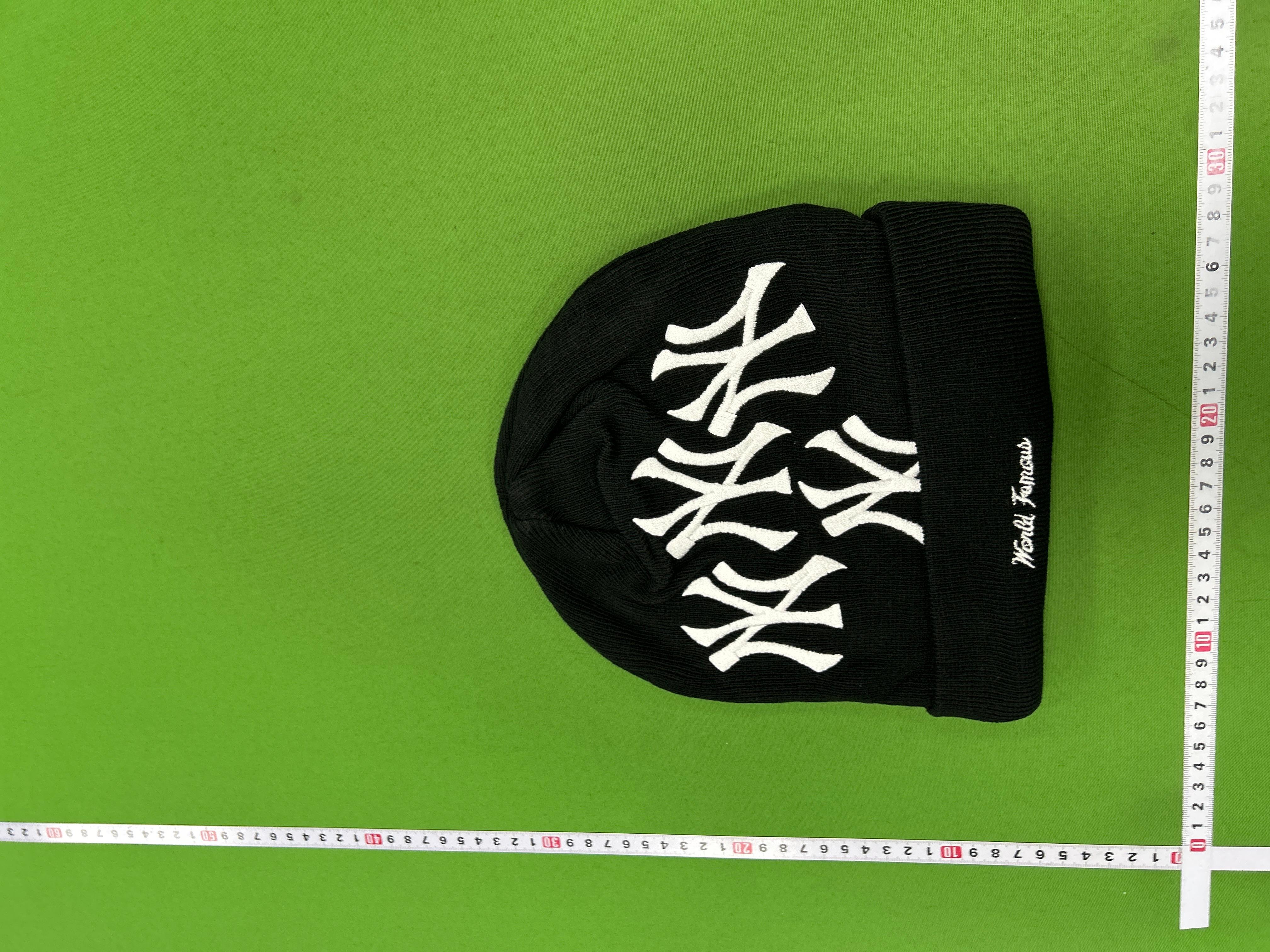 Foto QC 1 de Supreme New Era New York Yankees Box Logo Beanie Black