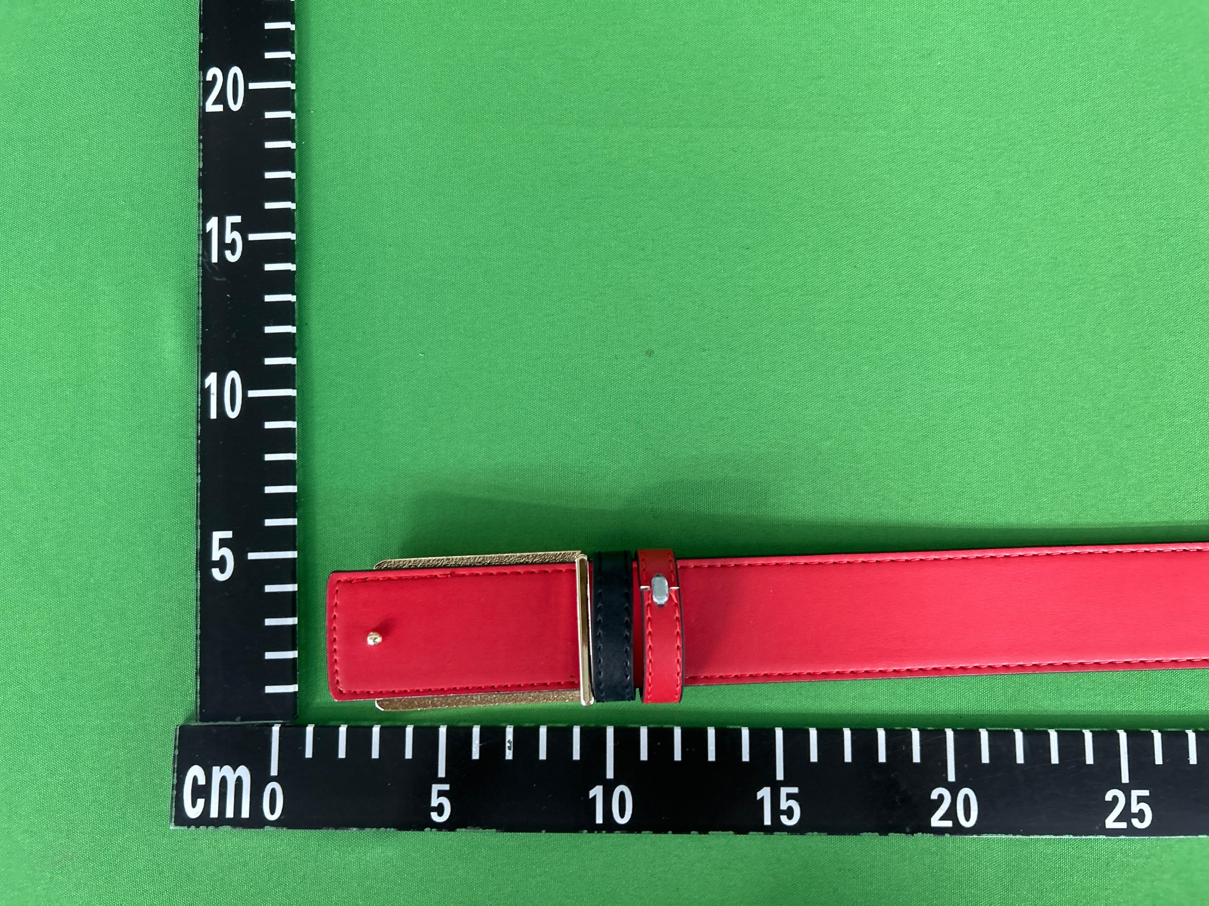 Foto QC 1 de Christian Louboutin Loubi Logo Reversible Belt Black and Red