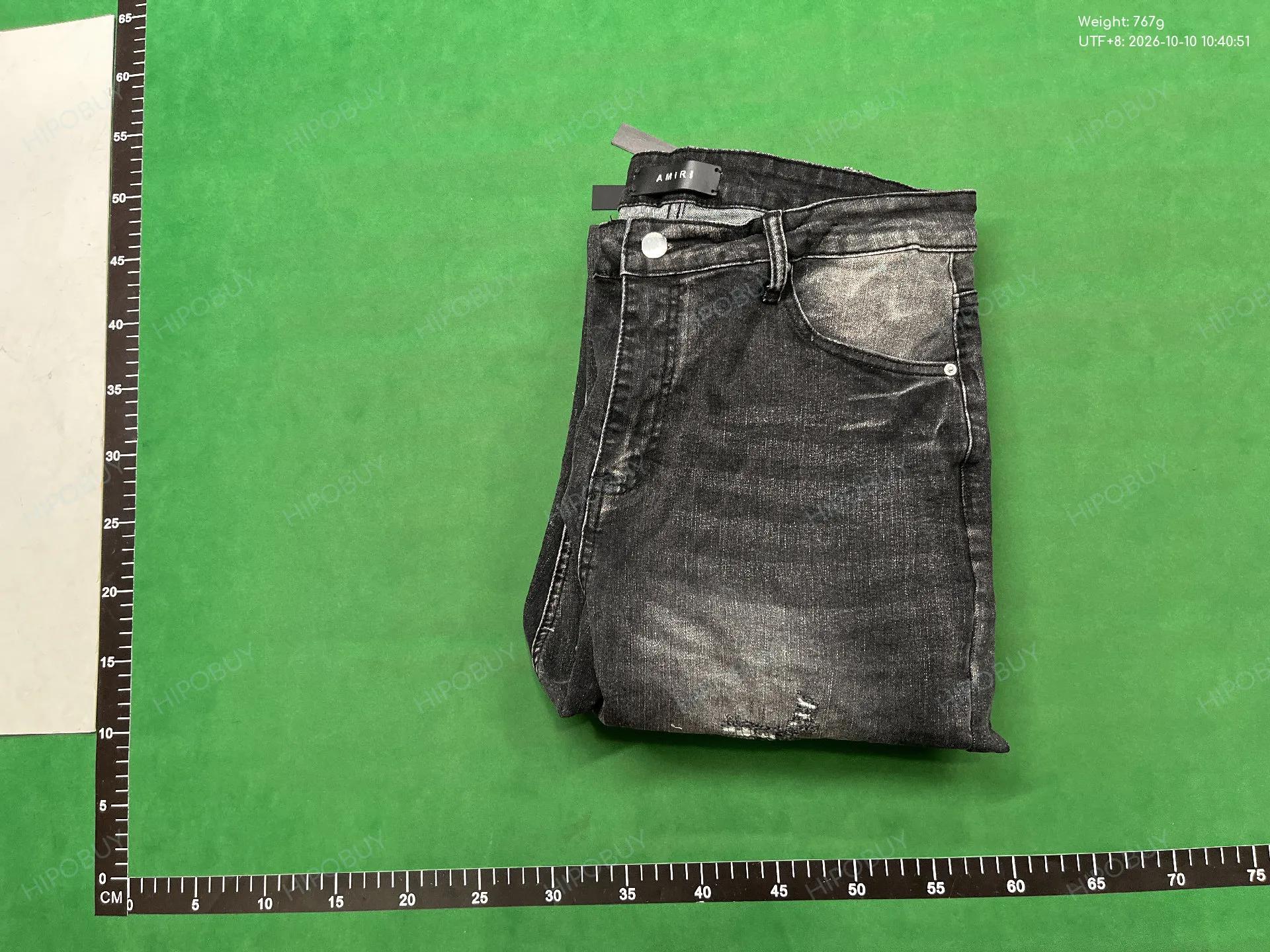 Foto QC 8 de Amiri Jeans Distressed Patch Straight Black