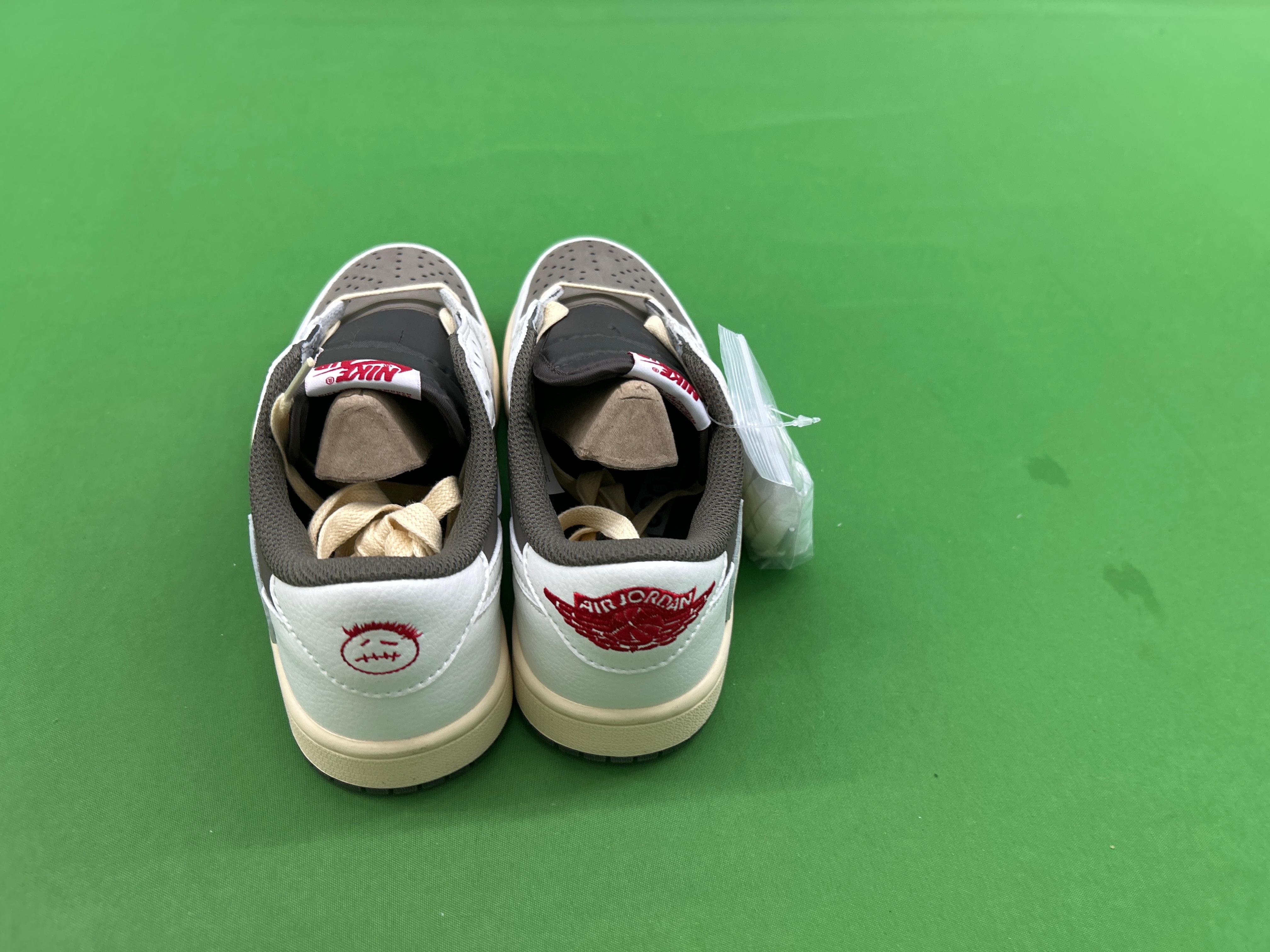 Foto QC 2 de Jordan 1 Retro Low OG SP Travis Scott Velvet Brown DM7866-202