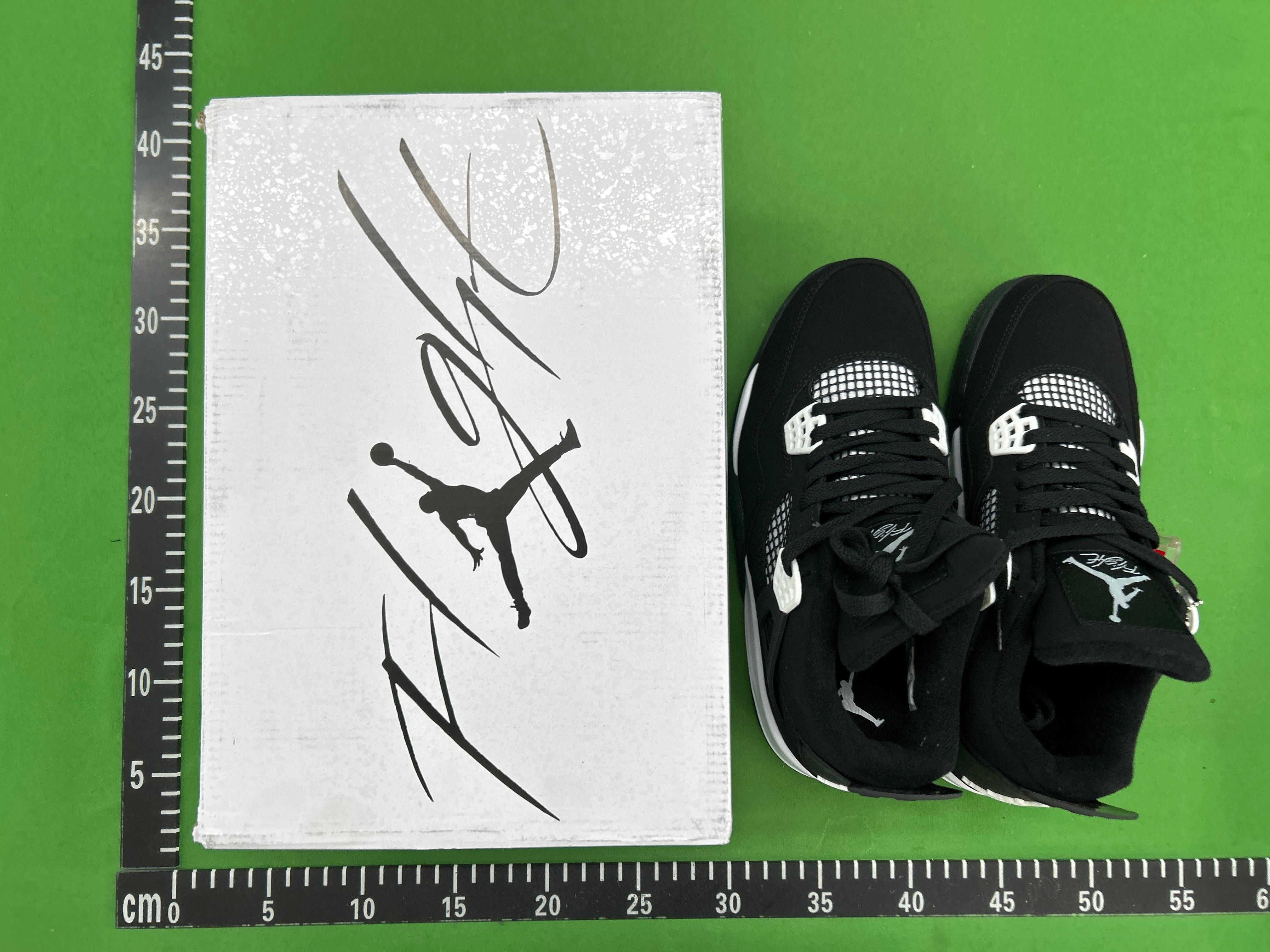 Foto QC 3 de Jordan 4 Retro Black Cat CU1110-010