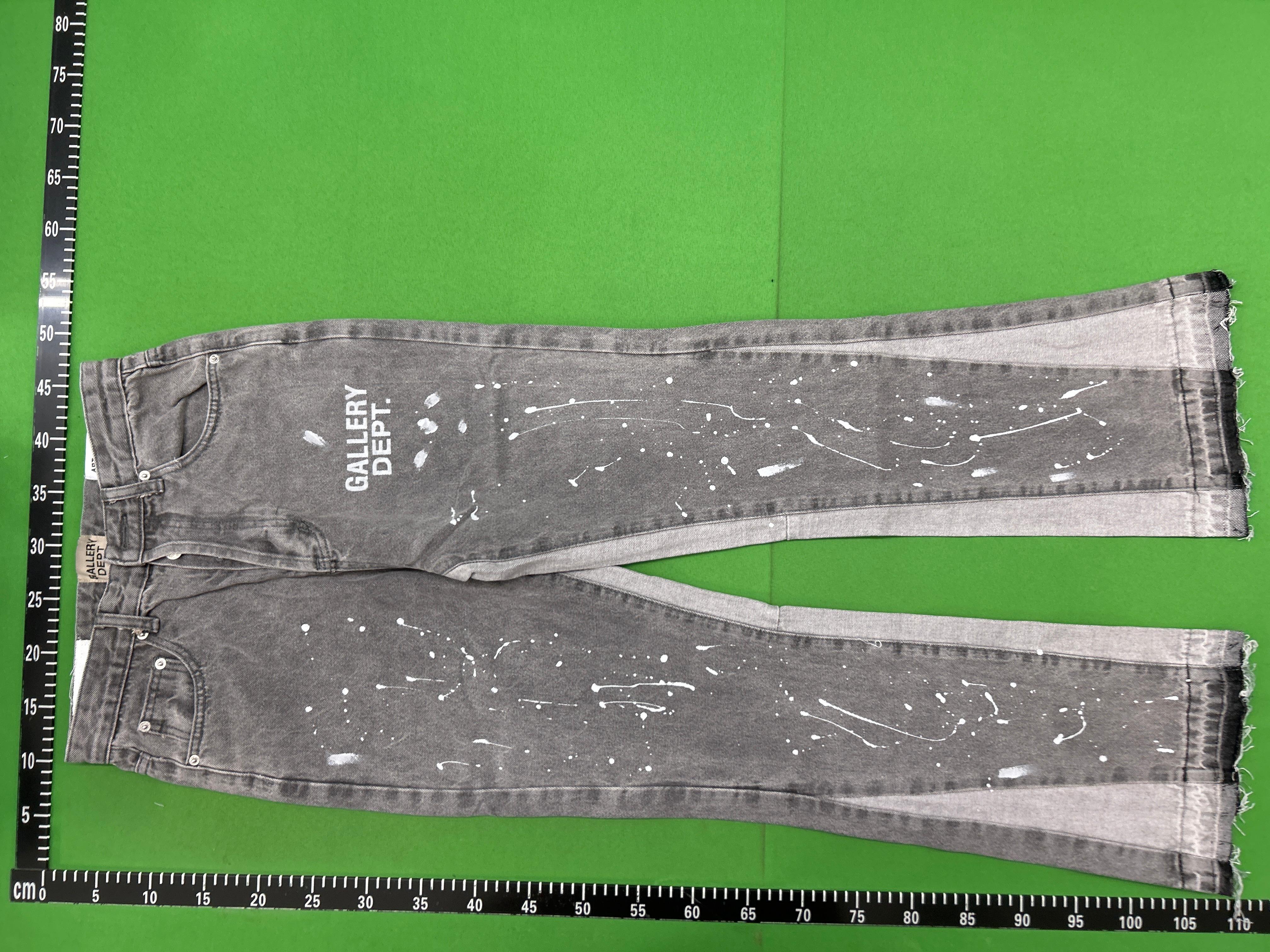 Foto QC 7 de Gallery Dept. LA Flare Jeans Paint Splatter Grey