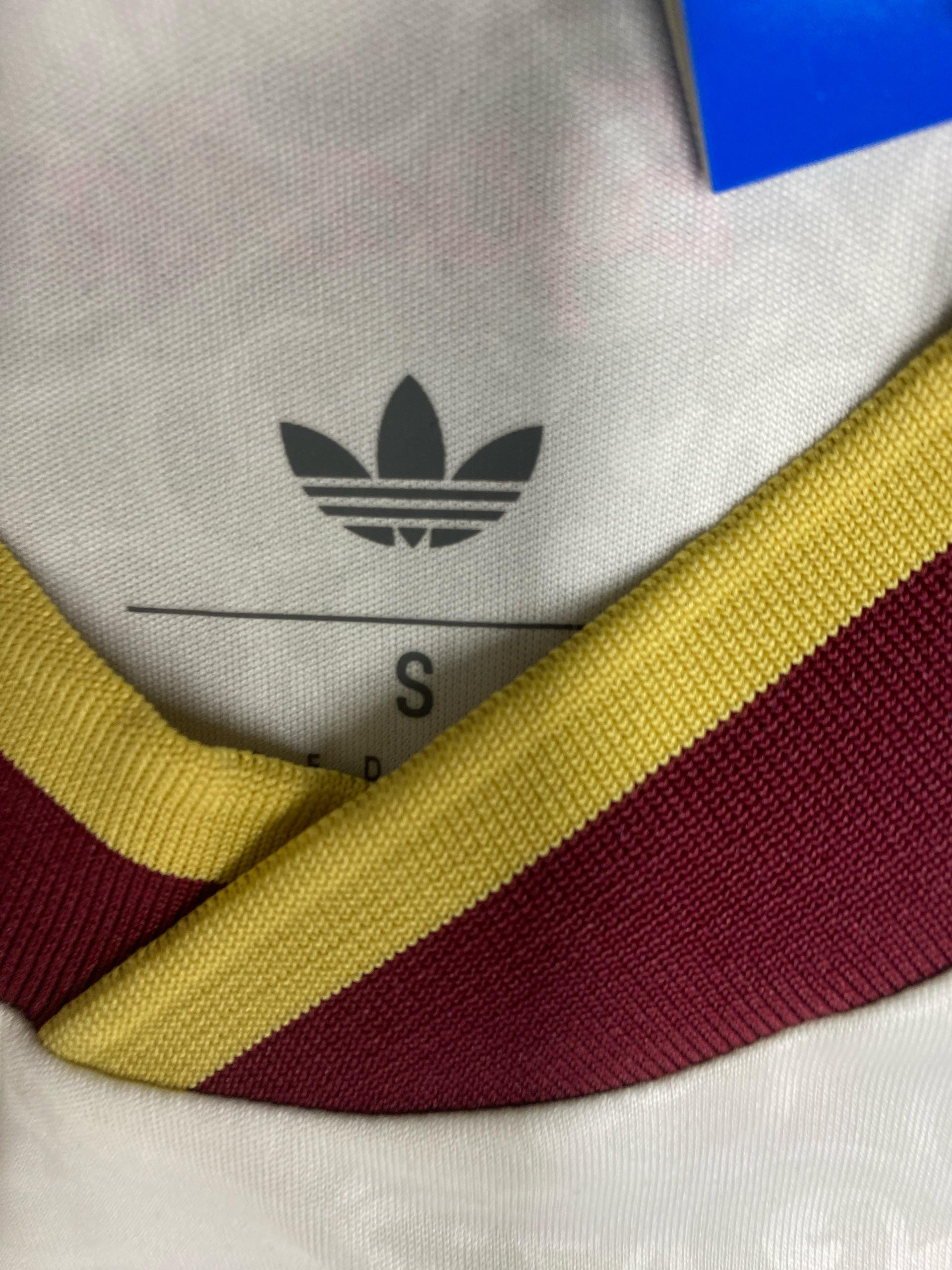 Foto QC 2 de Comma Football x adidas x Spain 2026 Champions Jersey Maroon