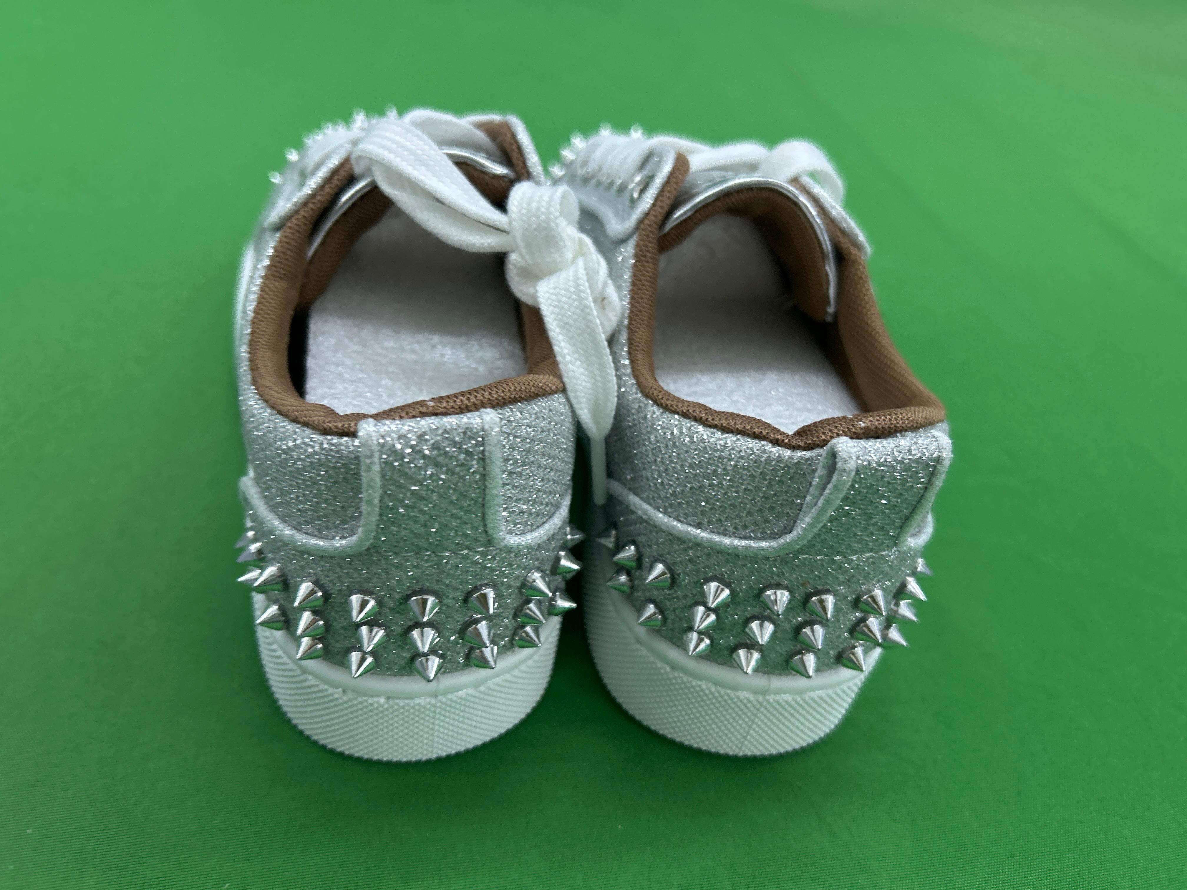 Foto QC 2 de Christian Louboutin Louis Junior Low Spikes Black White