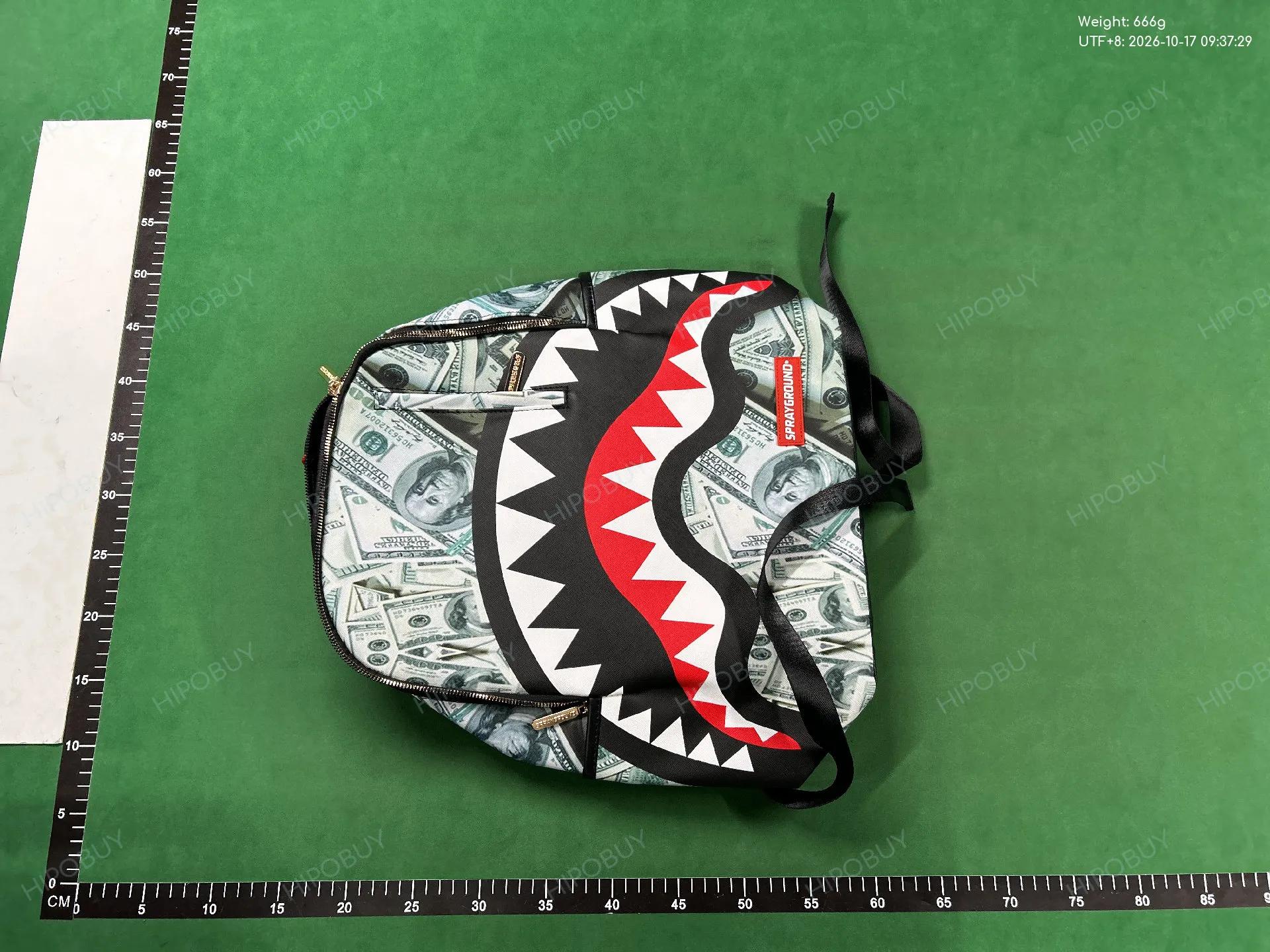 Foto QC 5 de Sprayground x Pink Panther Painting Sharkmouth DLXR Backpack 20L Black Checkerboard