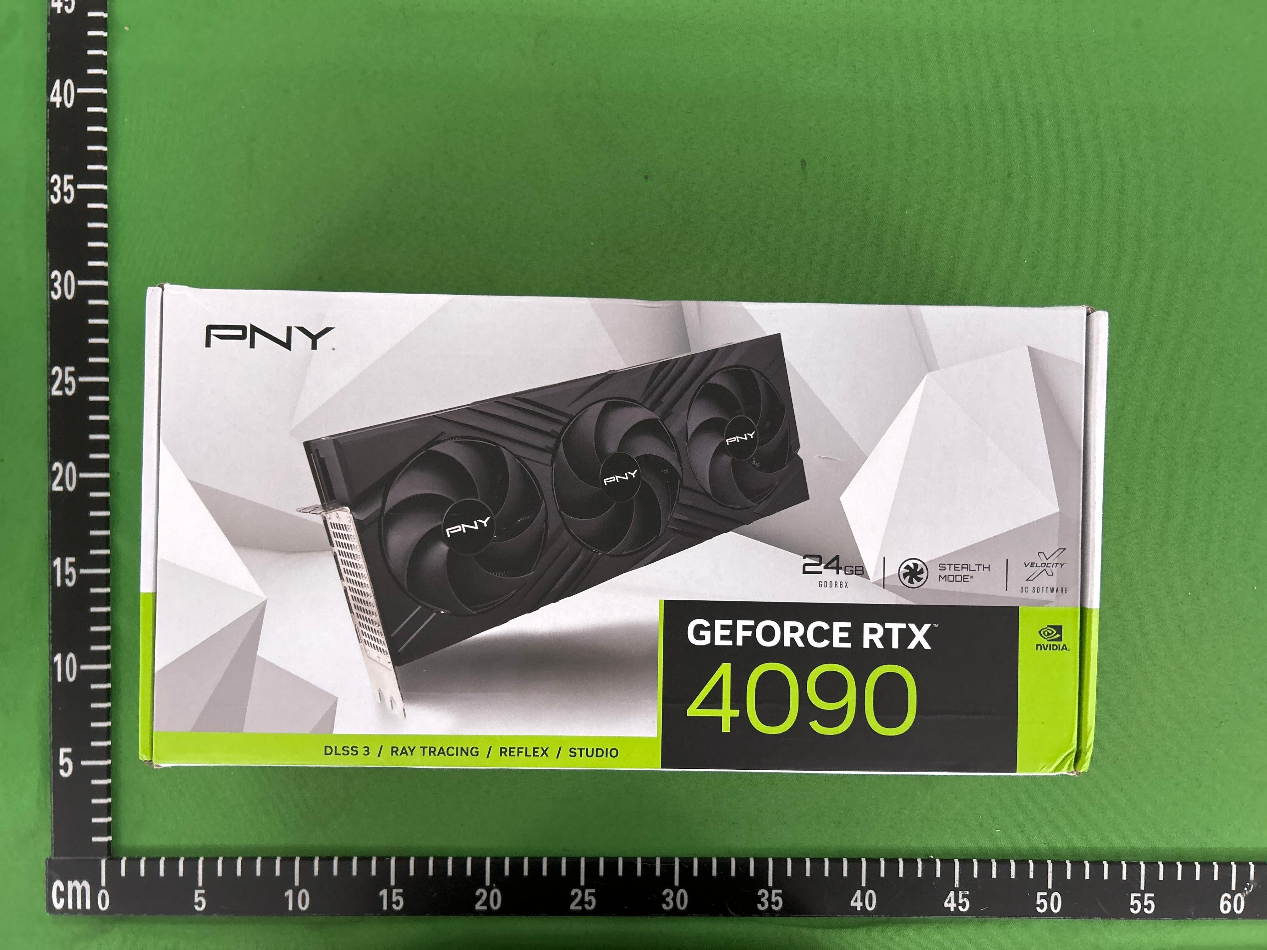 Foto QC 1 de Zotac Gaming GeForce RTX 5090 Solid OC Edition 32GB White