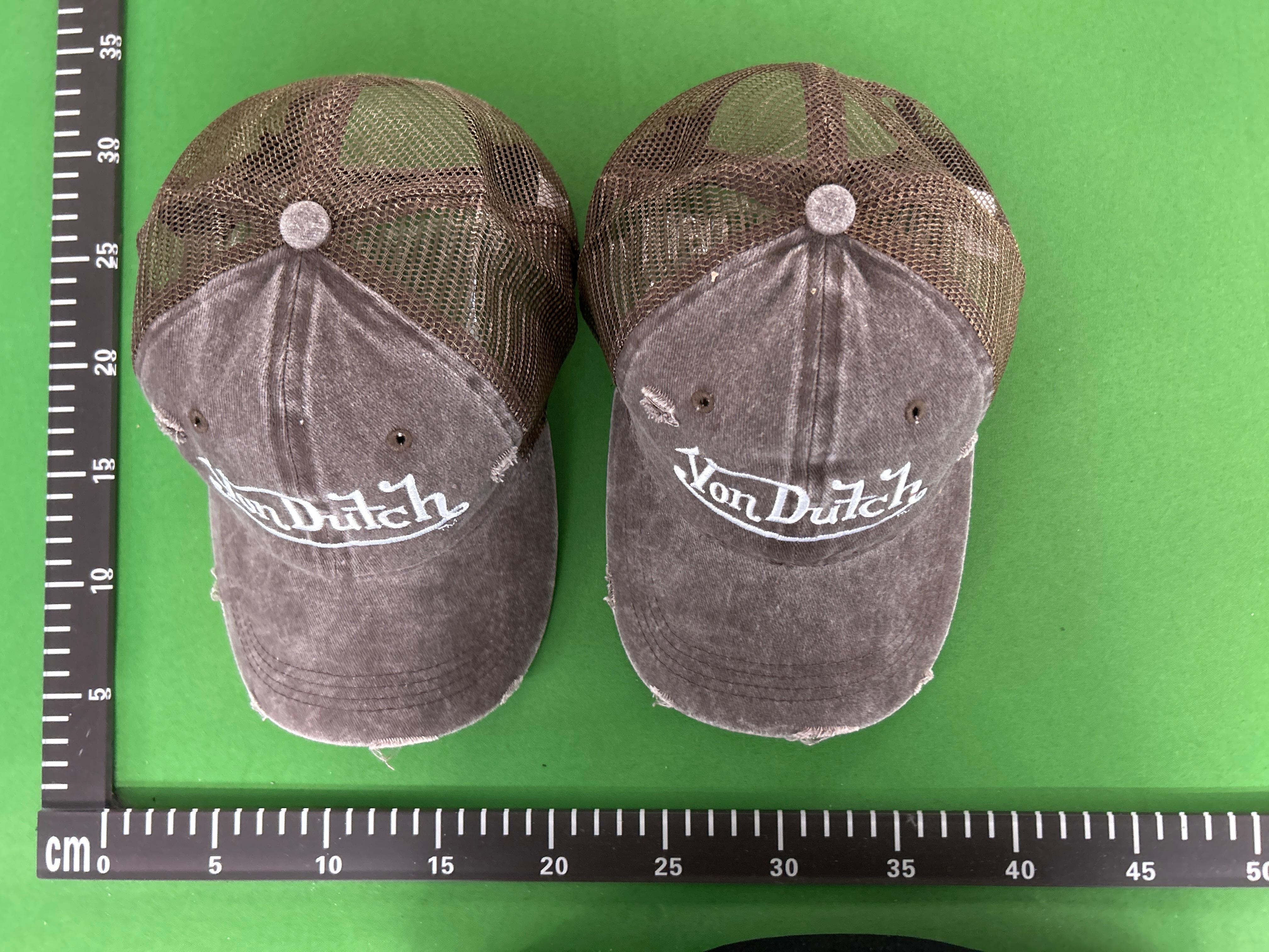 Foto QC 5 de Von Dutch Distressed Logo Trucker Cap Pink