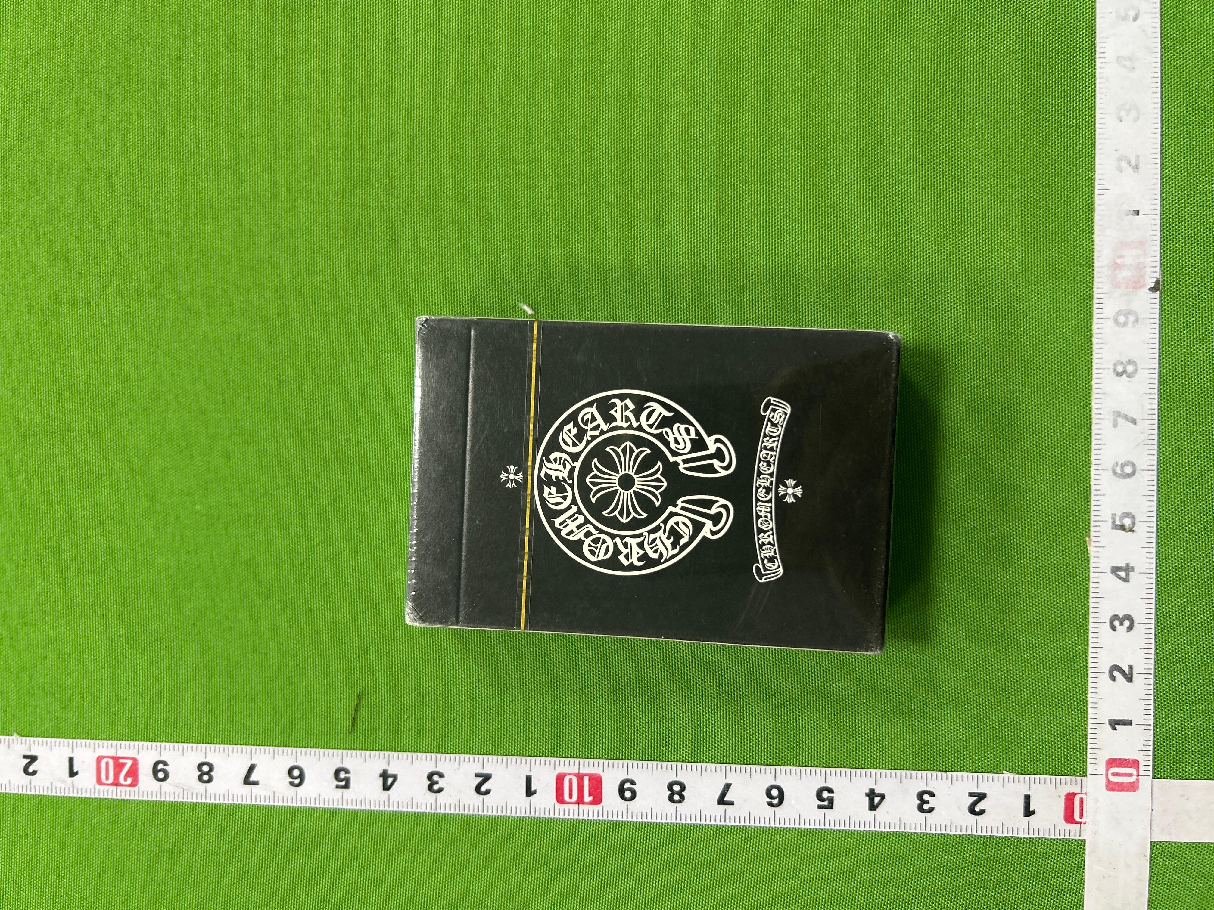 Foto QC 5 de KAWS Companion SEEING/WATCHING Paper Playing Cards