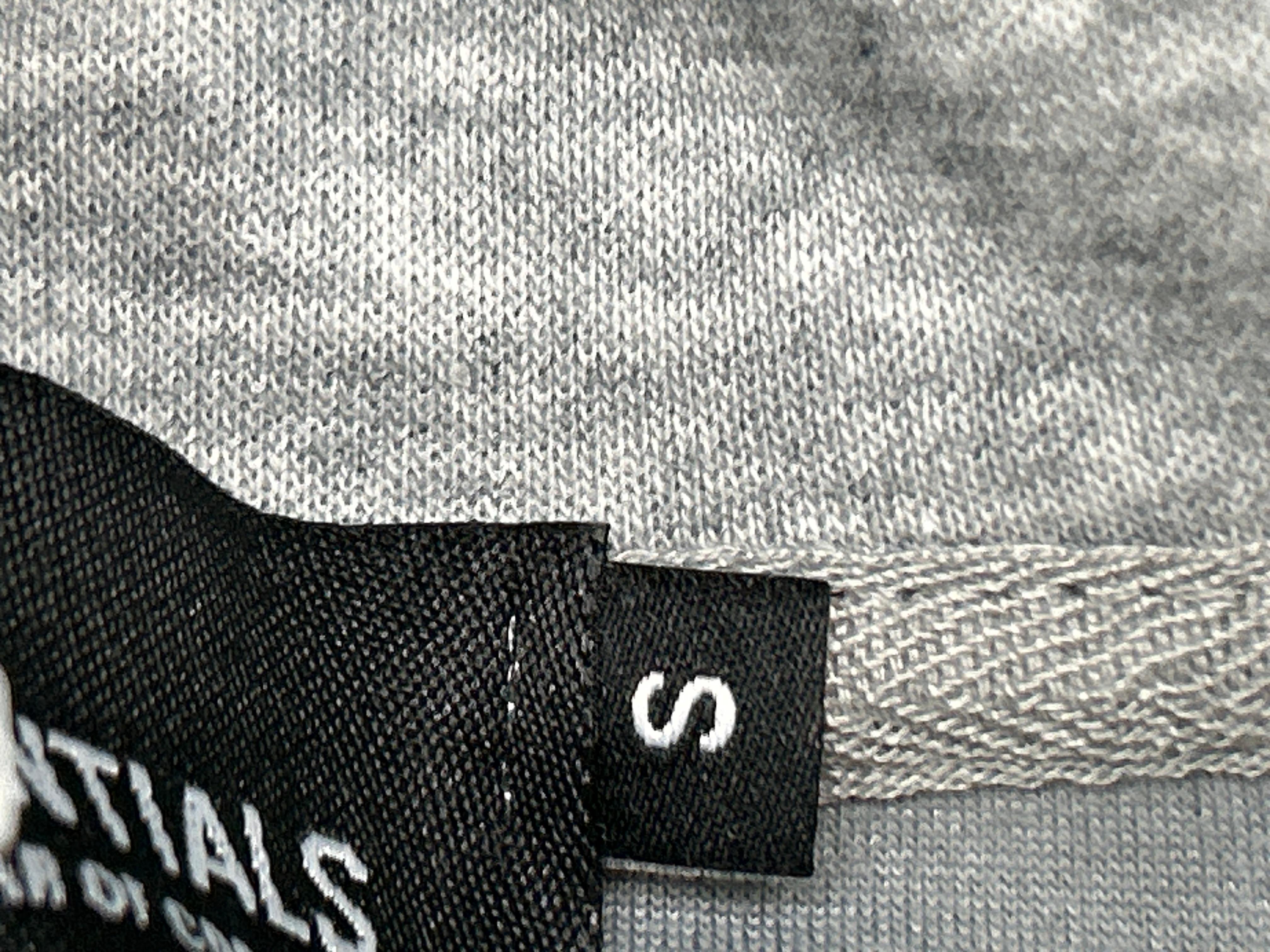 Foto QC 2 de Fear of God Essentials Flocked Logo Hoodie Jacket Black
