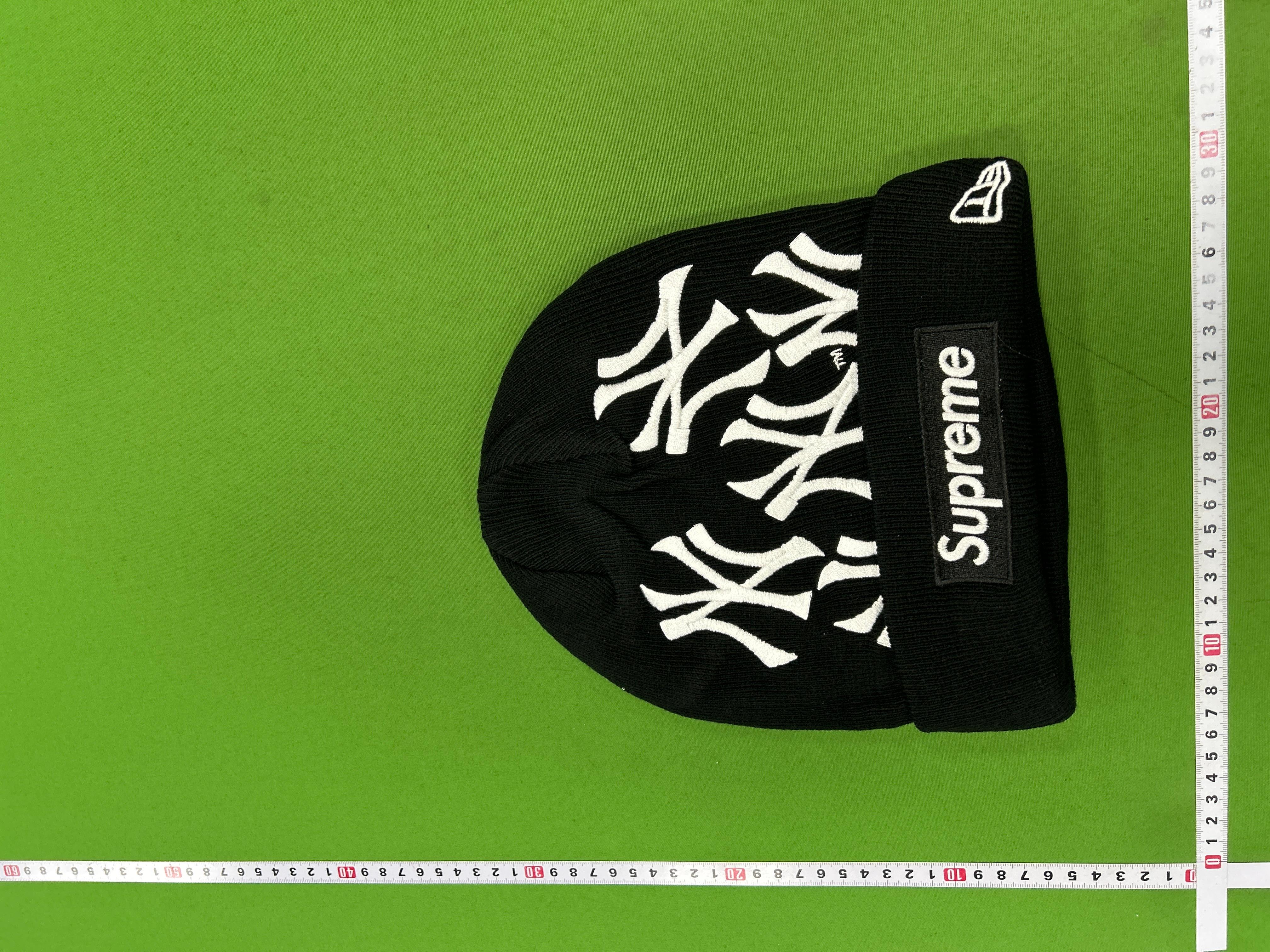 Foto QC 2 de Supreme New Era New York Yankees Box Logo Beanie Black