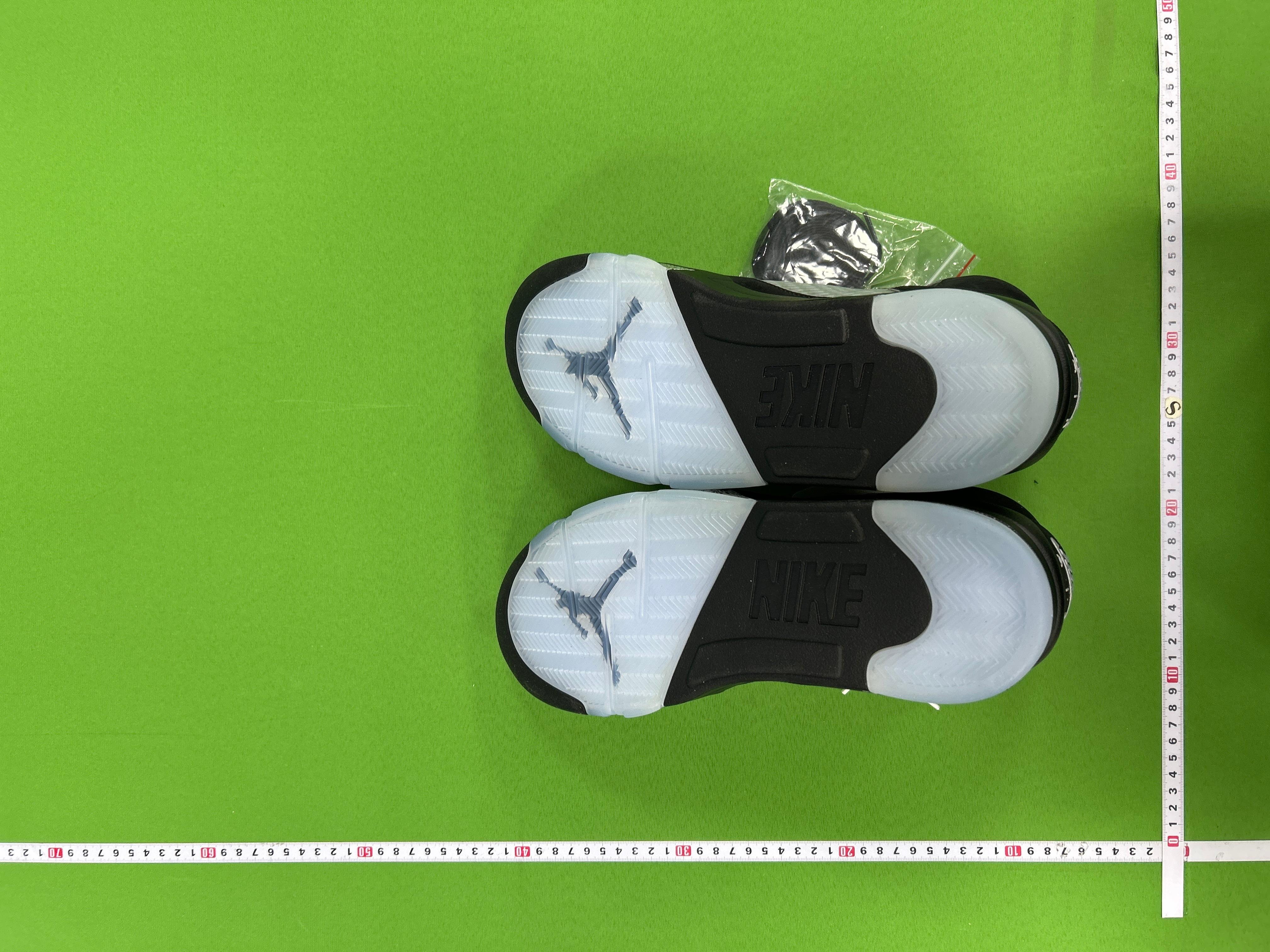 Foto QC 7 de Jordan 5 Retro OG Black Metallic Reimagined HF3975-001