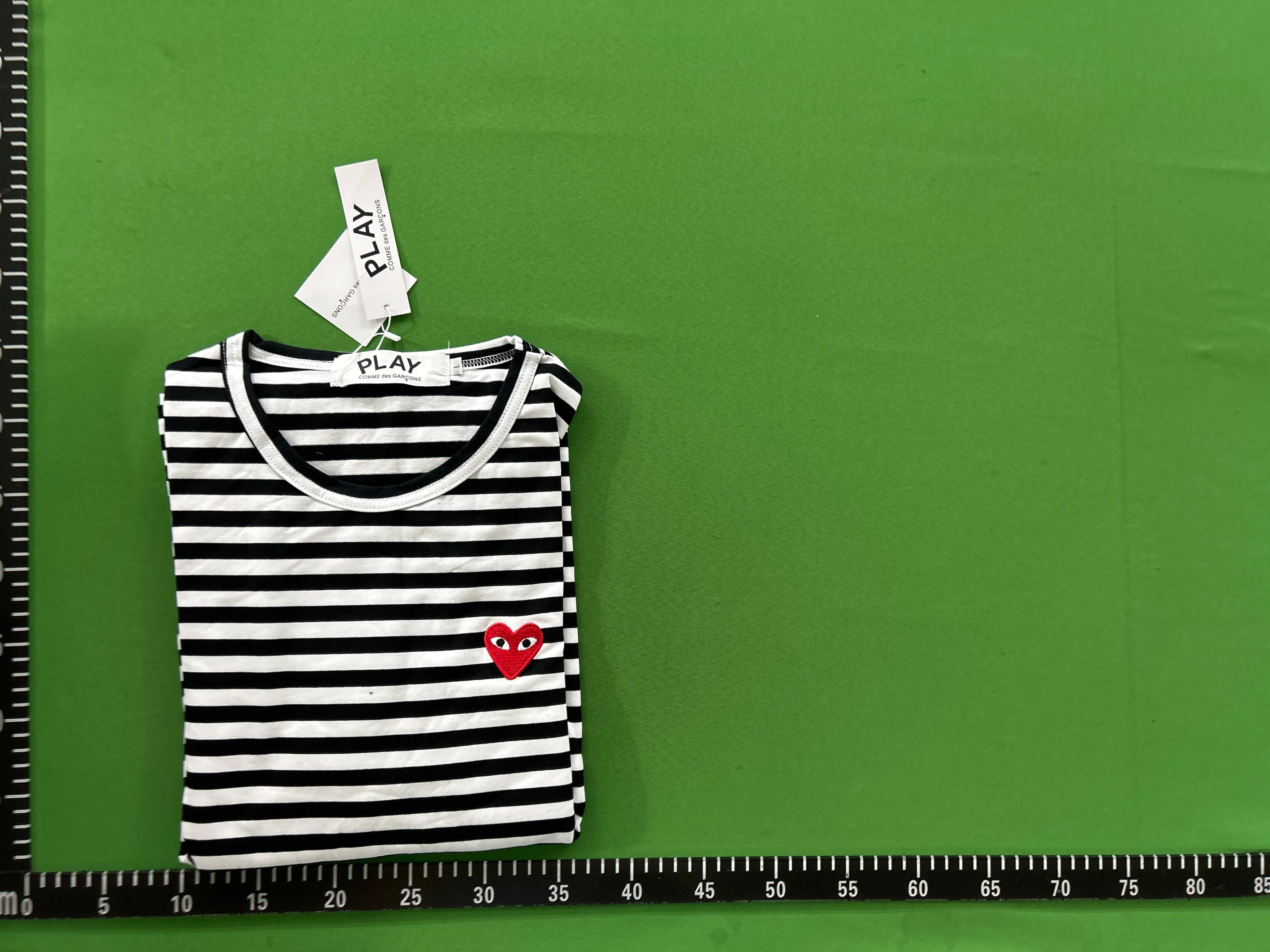 Foto QC 1 de Comme des Garçons Play Sweater Red Heart Hoodie White