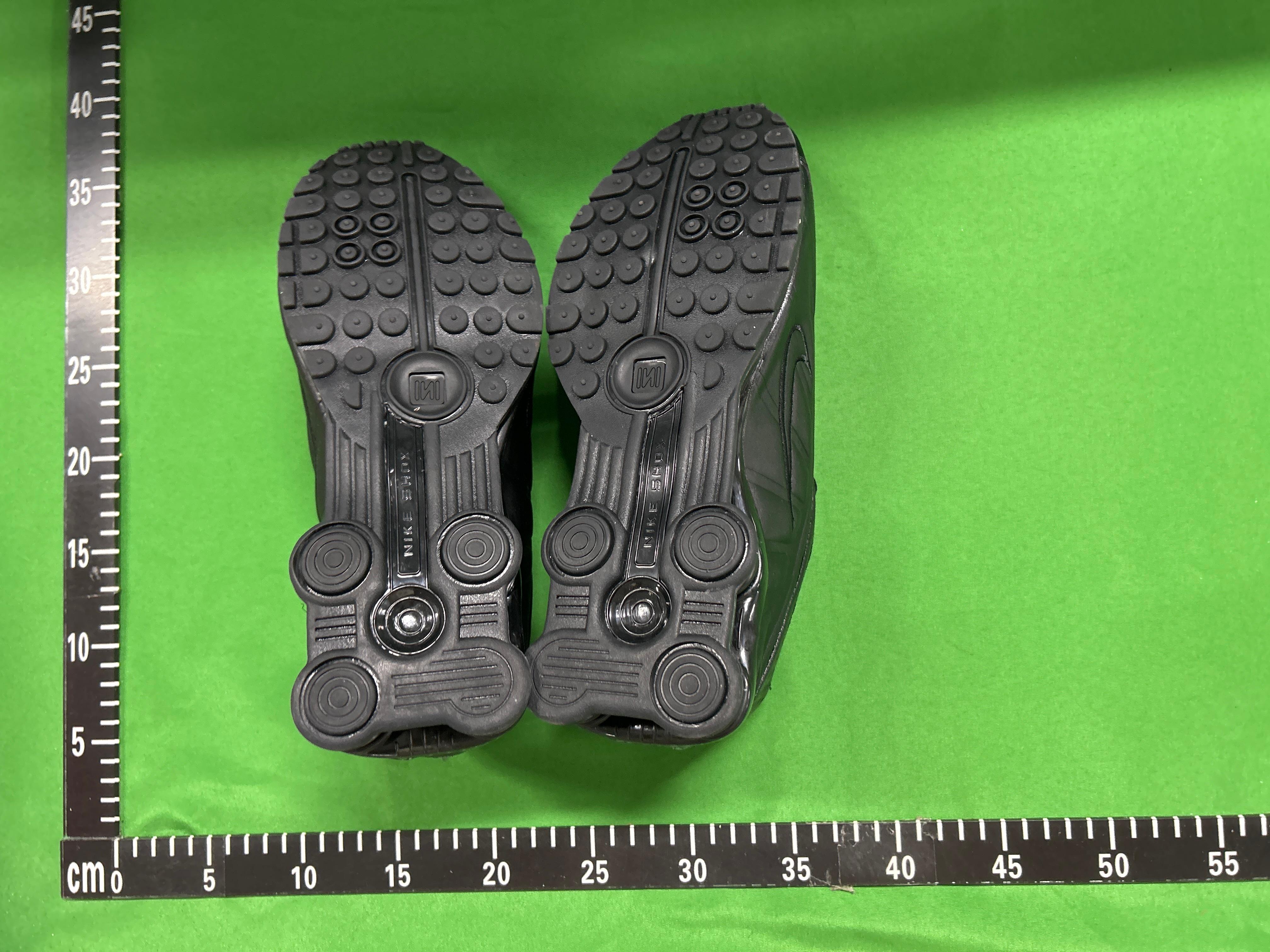 Foto QC 6 de Nike Shox R4 QS Natural Metallic Silver IO4544-100