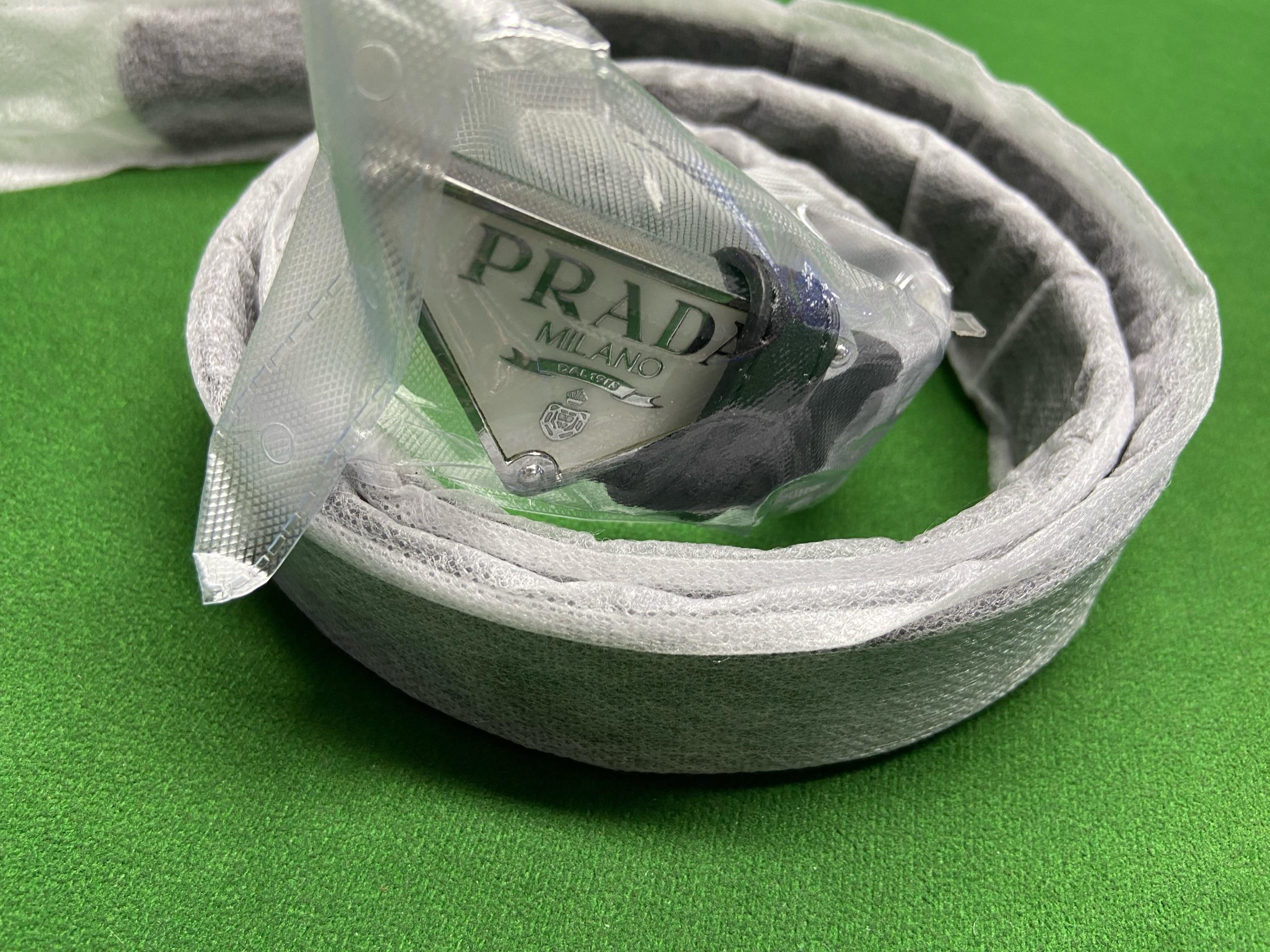 Foto QC 8 de Prada Triangle Logo Belt Black