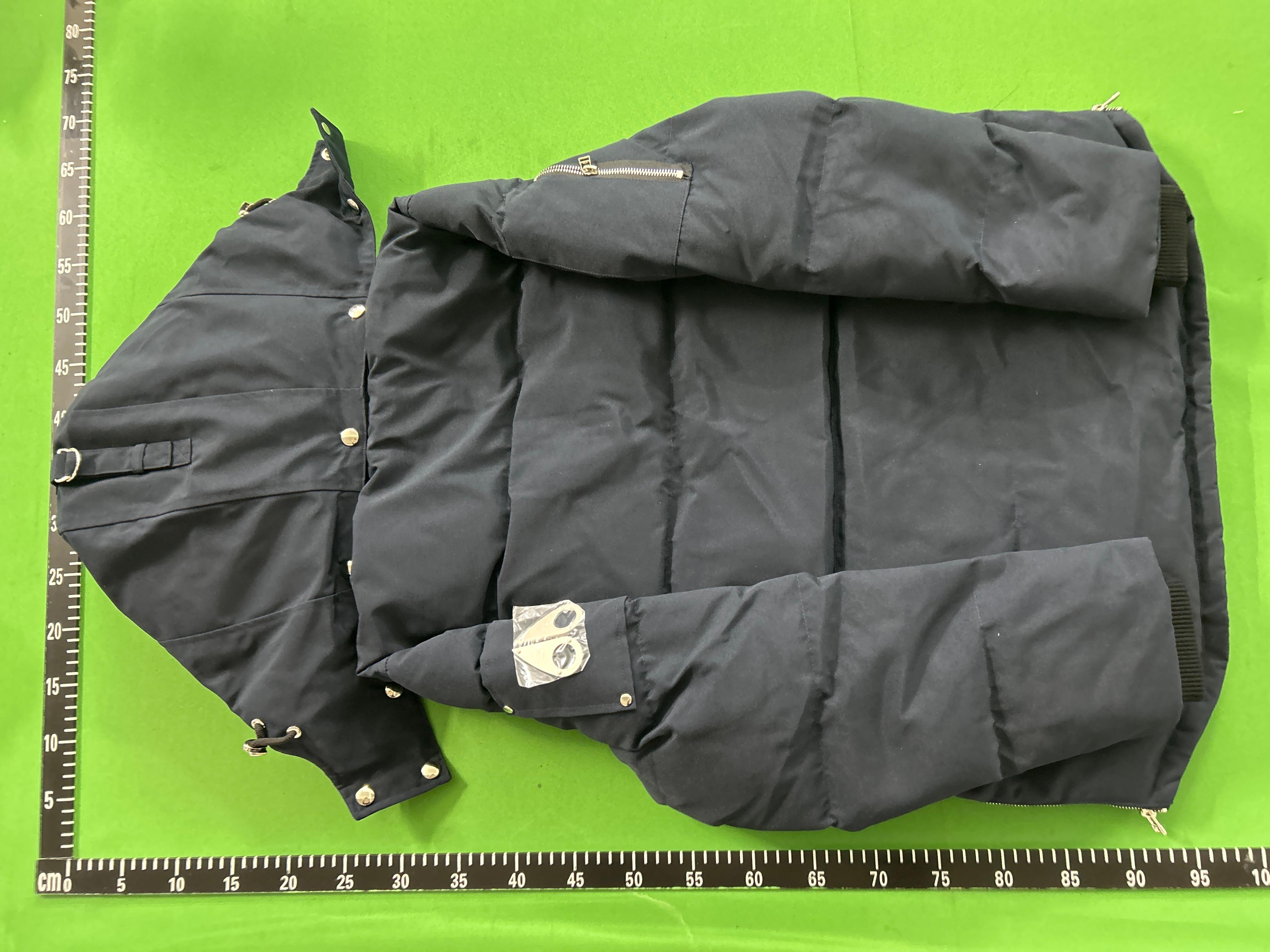 Foto QC 8 de Moose Knuckles Down Puffer Jacket Fur Hood Black