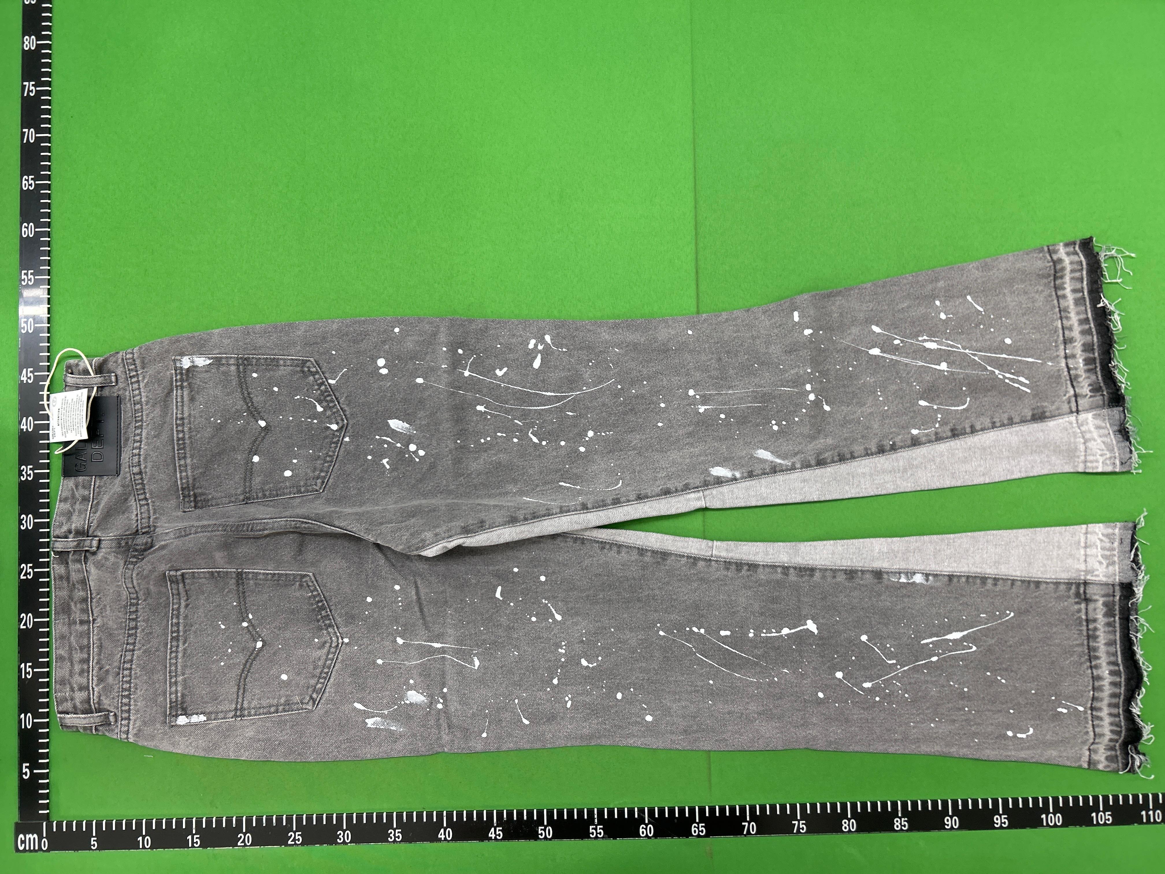 Foto QC 8 de Gallery Dept. LA Flare Jeans Paint Splatter Grey