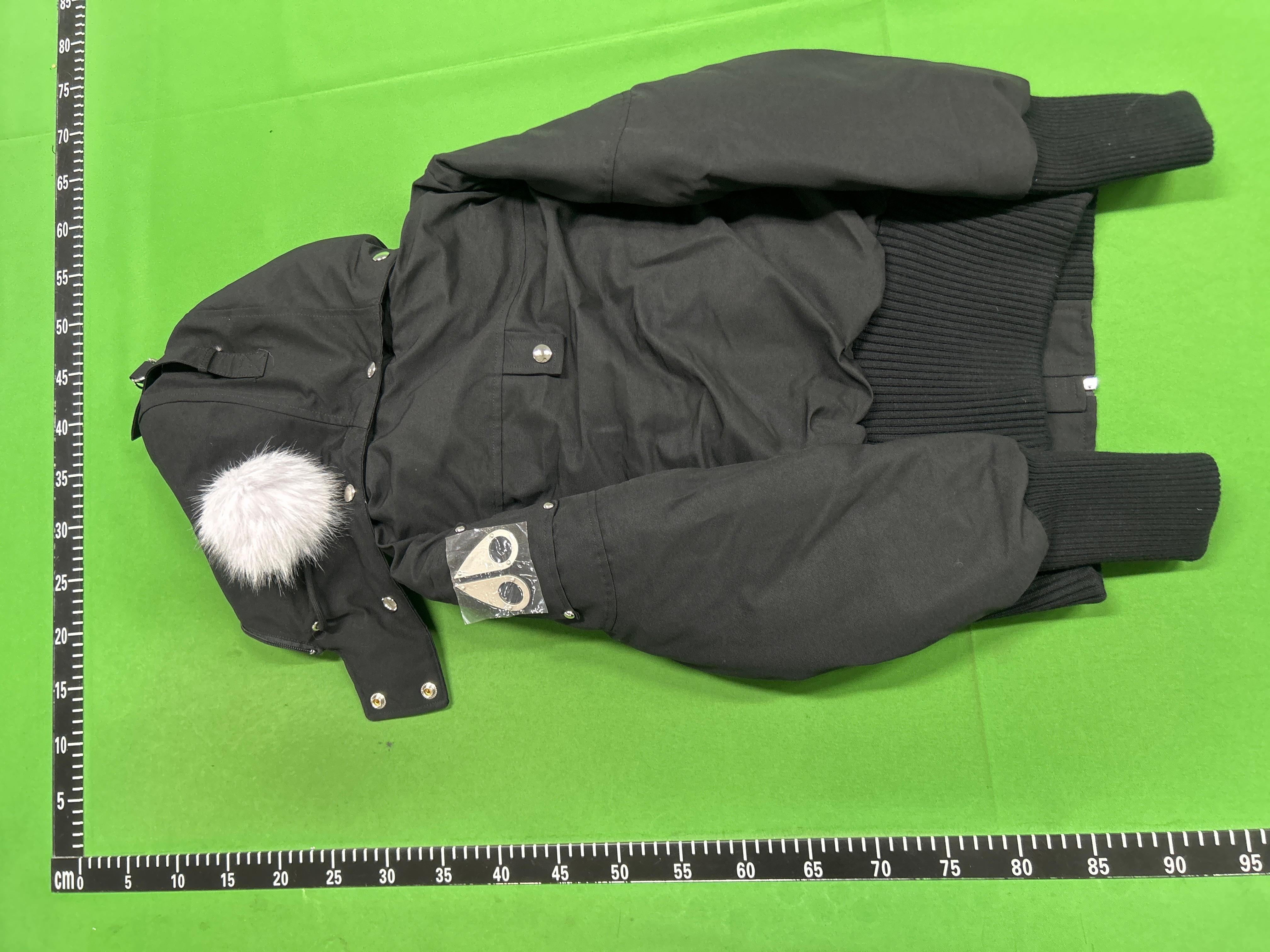 Foto QC 4 de Moose Knuckles Bomber Down Jacket Silver Fox Black