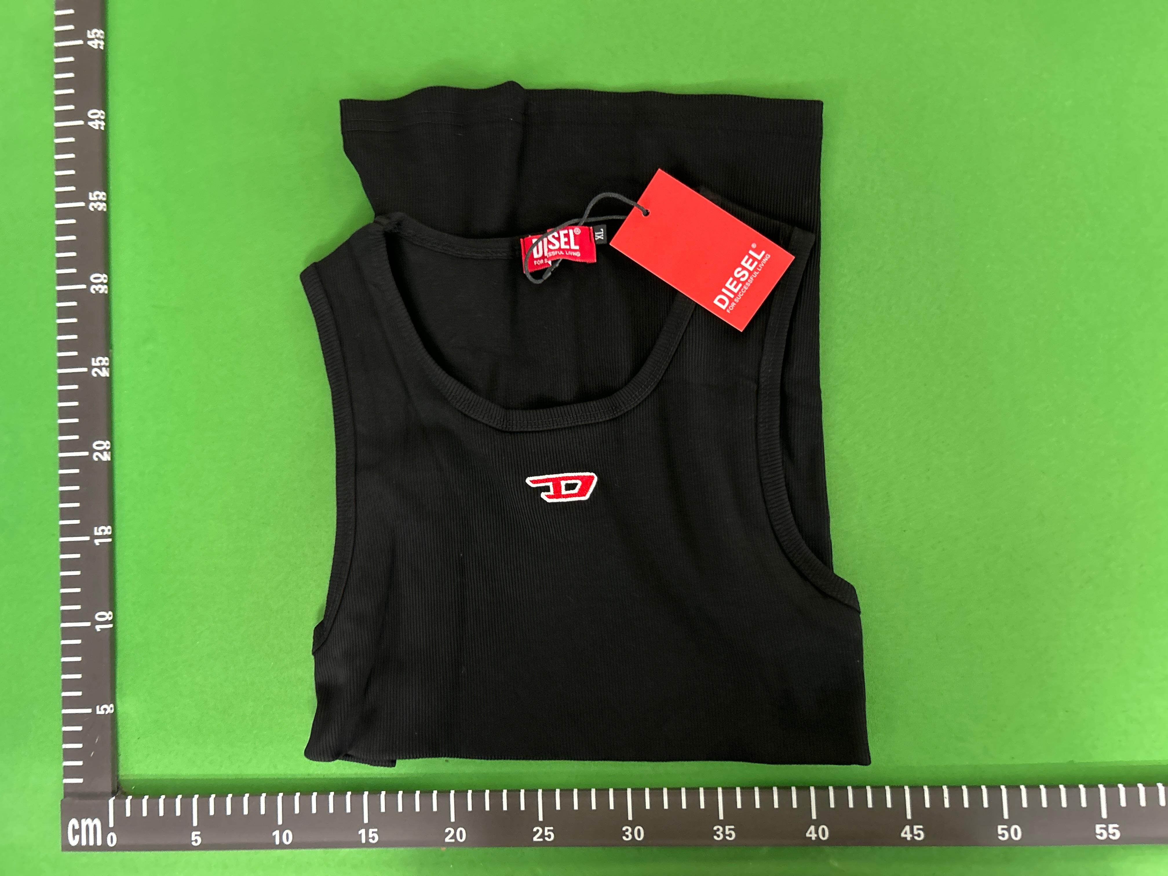 Foto QC 8 de Diesel Tank Embroidered D Logo Black