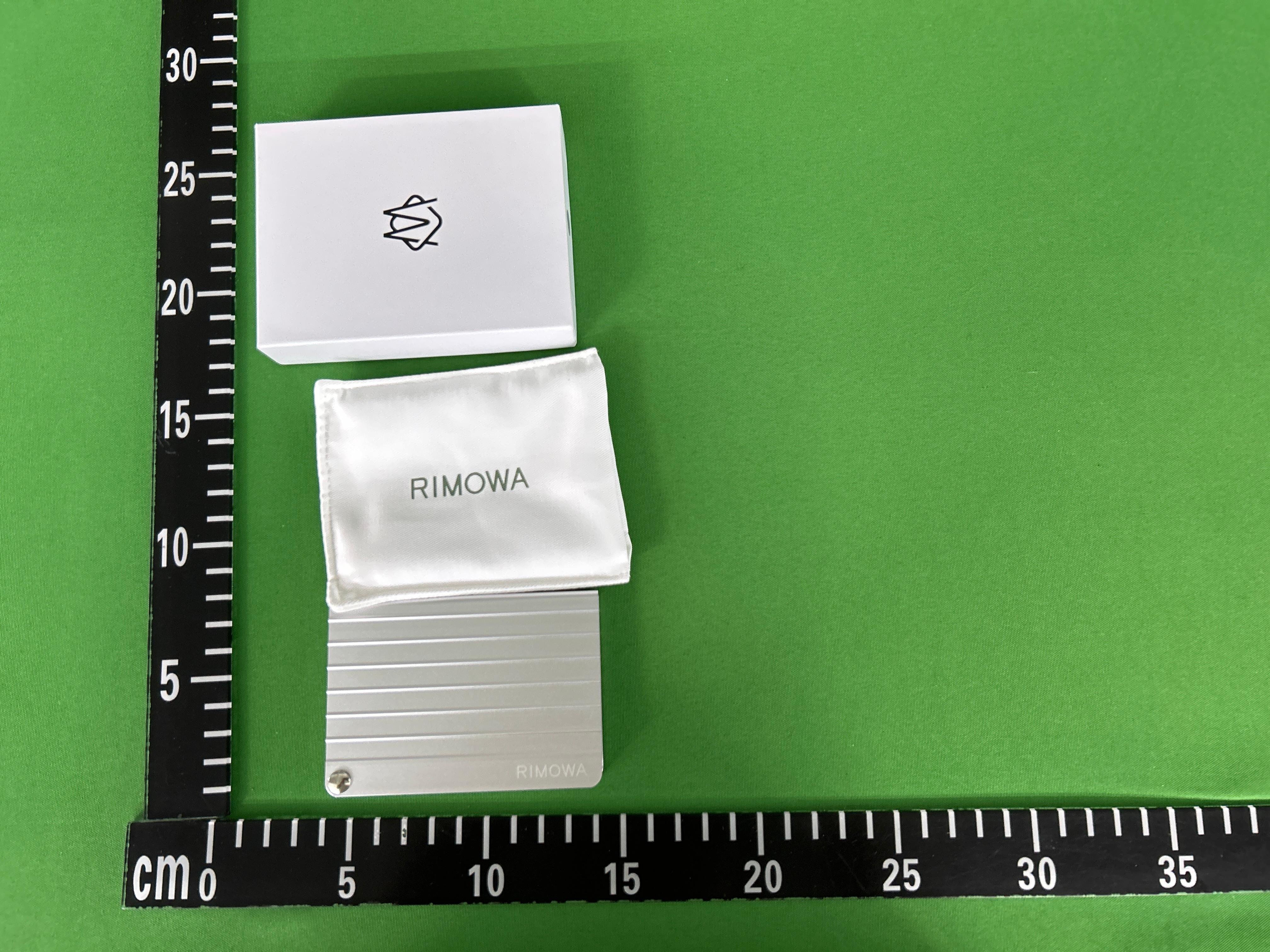 Foto QC 8 de Rimowa Card Holder Aluminum Black