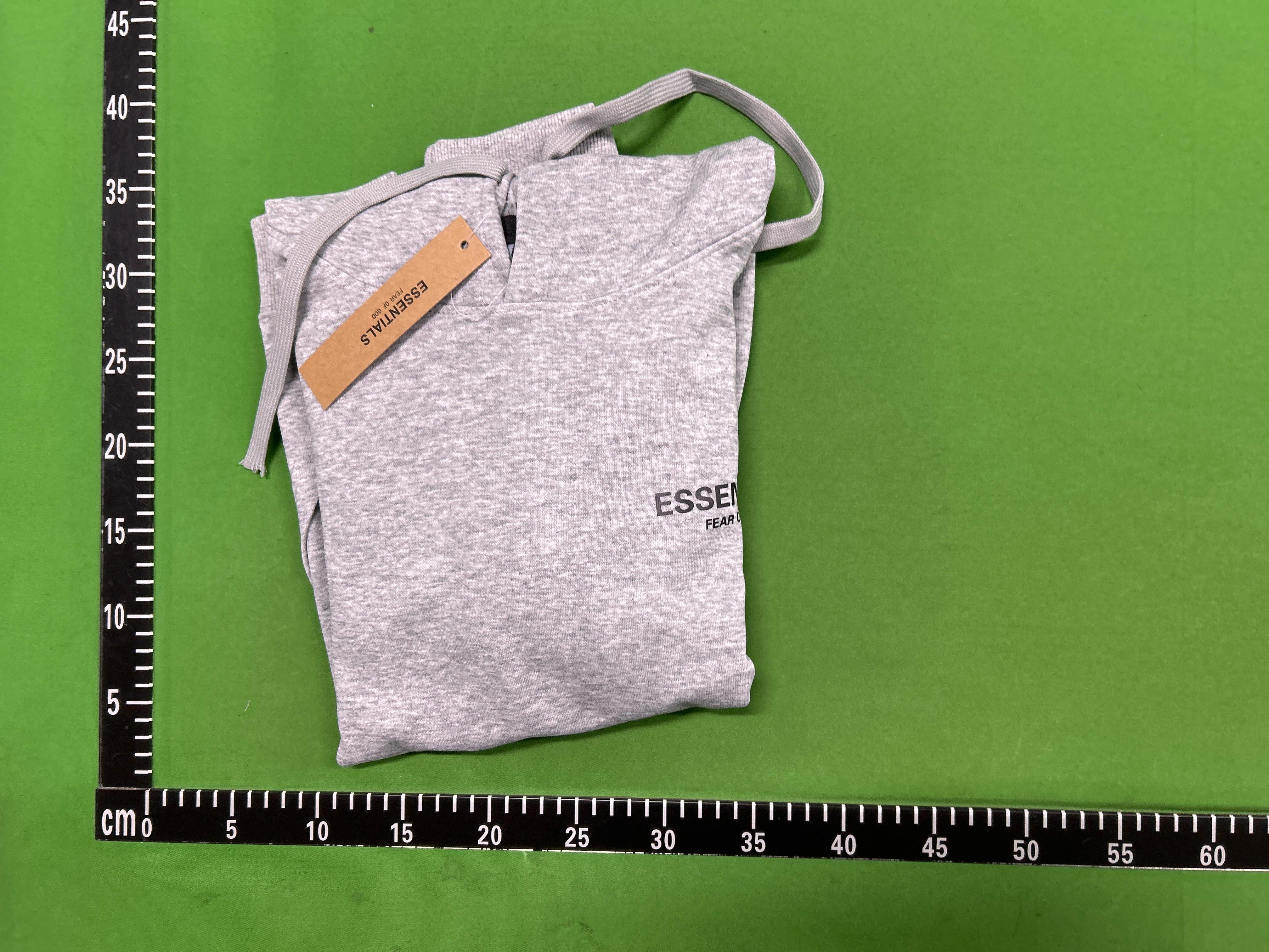 Foto QC 1 de Fear of God Essentials Sweatpants Logo Heather Grey