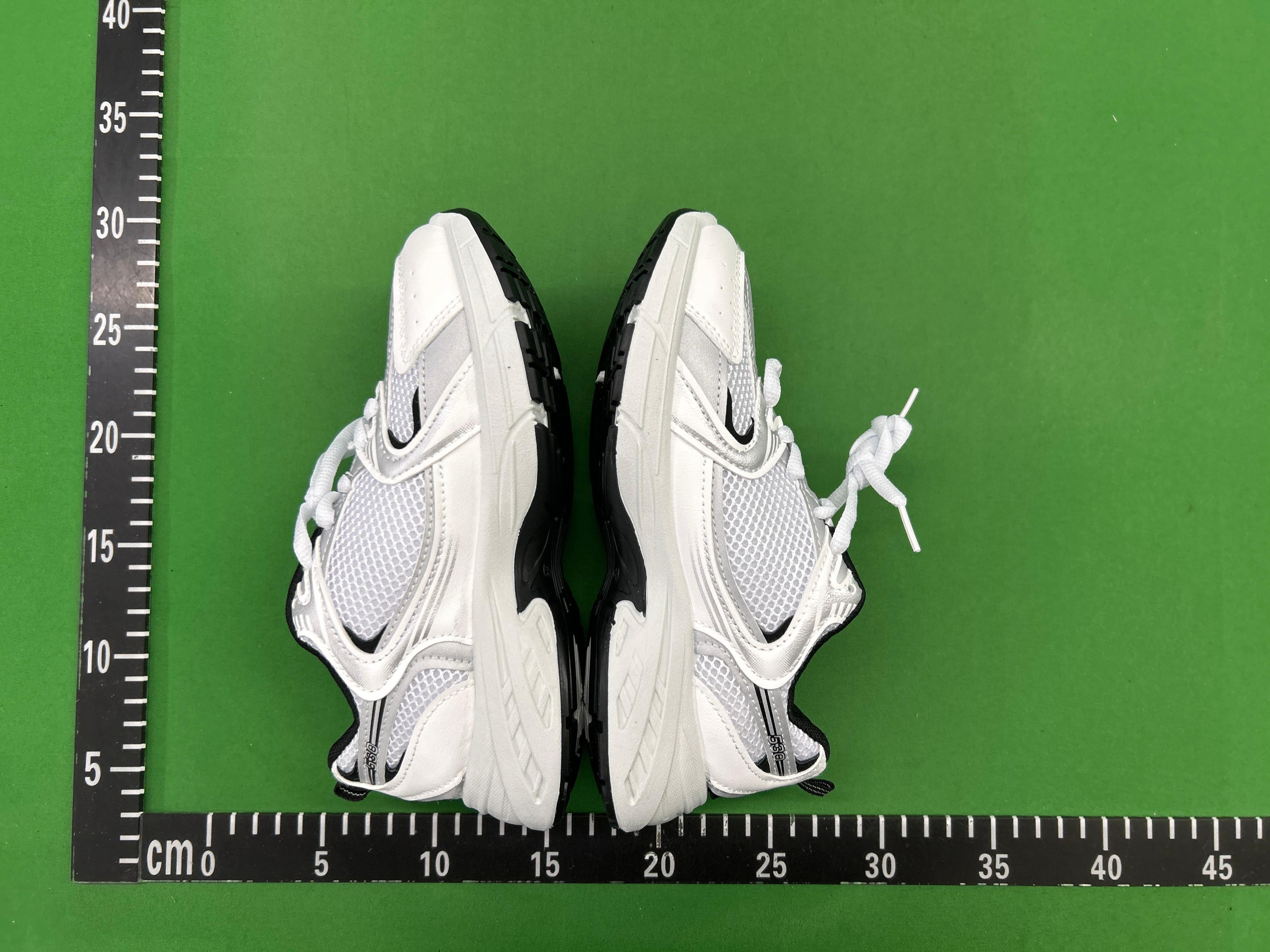 Foto QC 2 de New Balance 530 Low White Black MR530SG