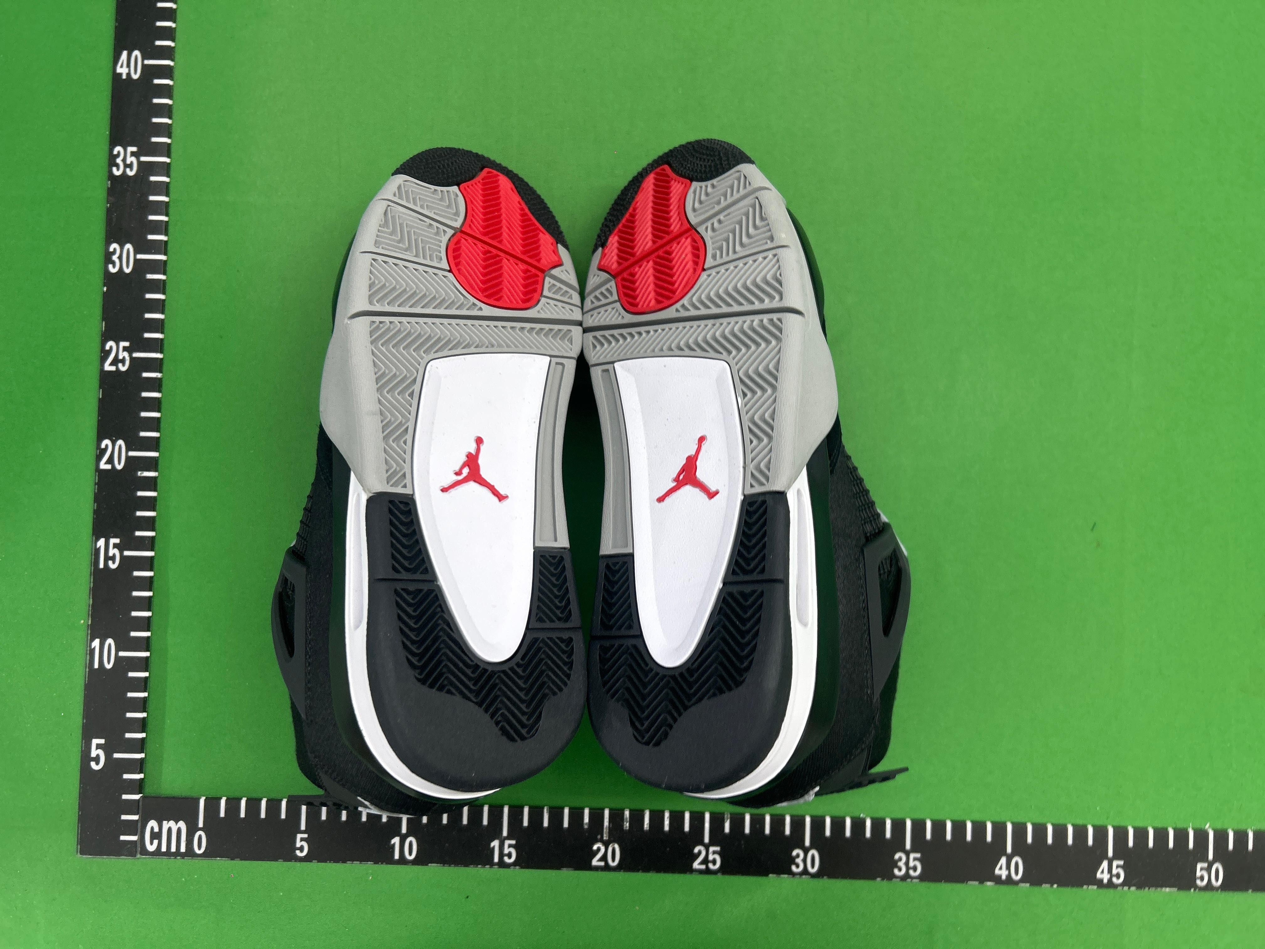 Foto QC 8 de Jordan 4 Retro Black Cat CU1110-010