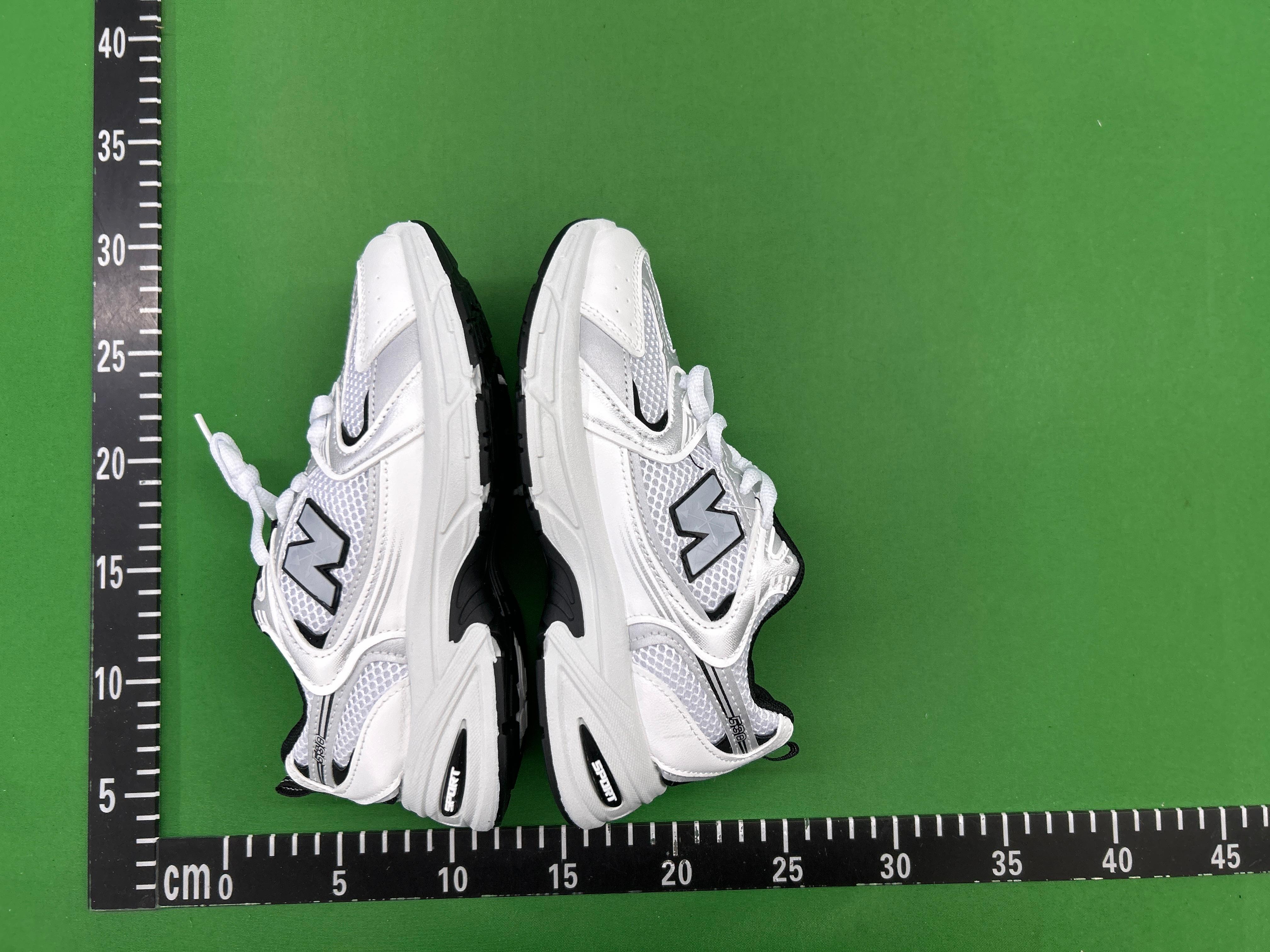 Foto QC 5 de New Balance 530 Low White Black MR530SG