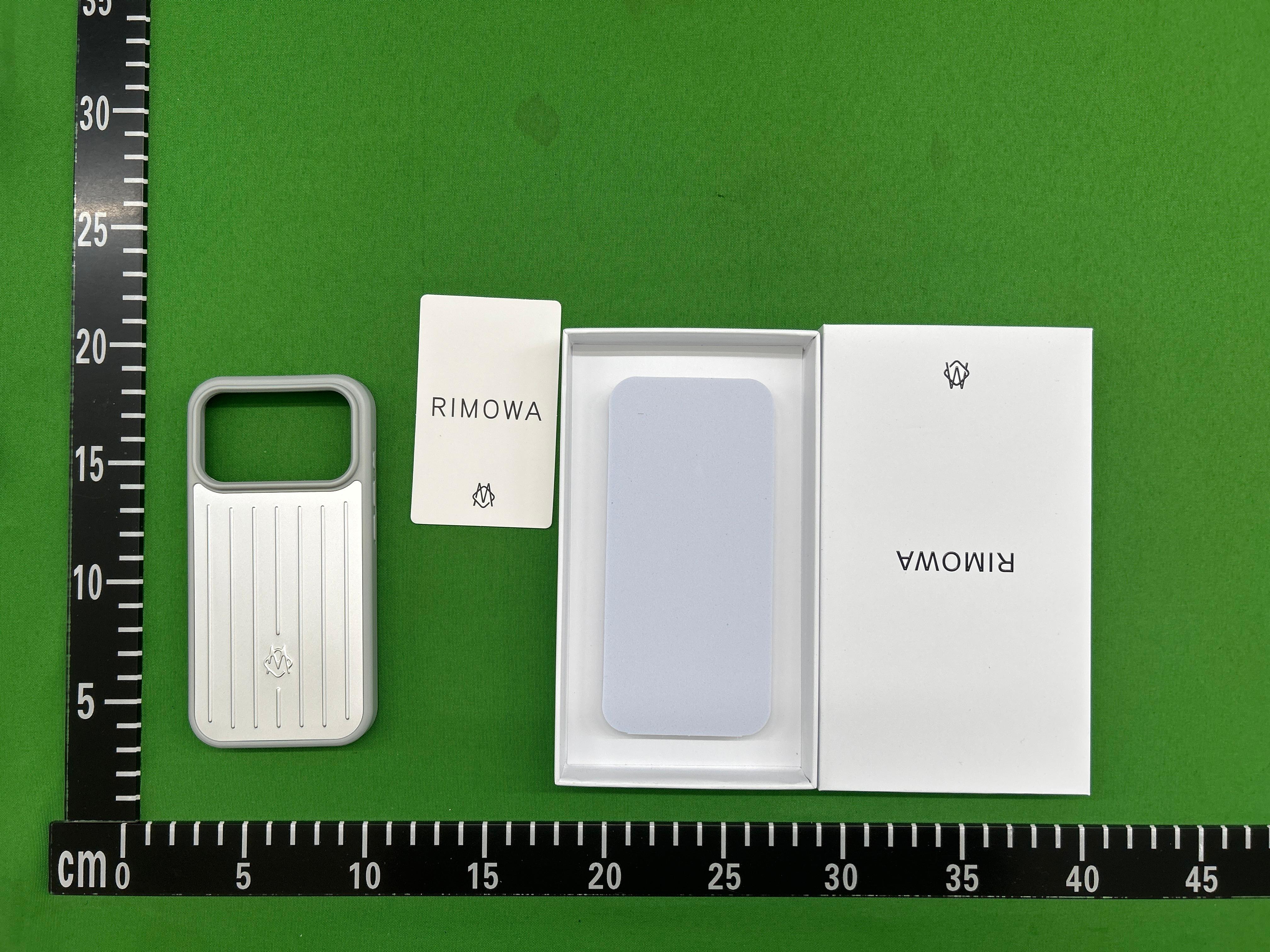 Foto QC 2 de Rimowa Aluminum Case for iPhone 16 Pro Max Silver