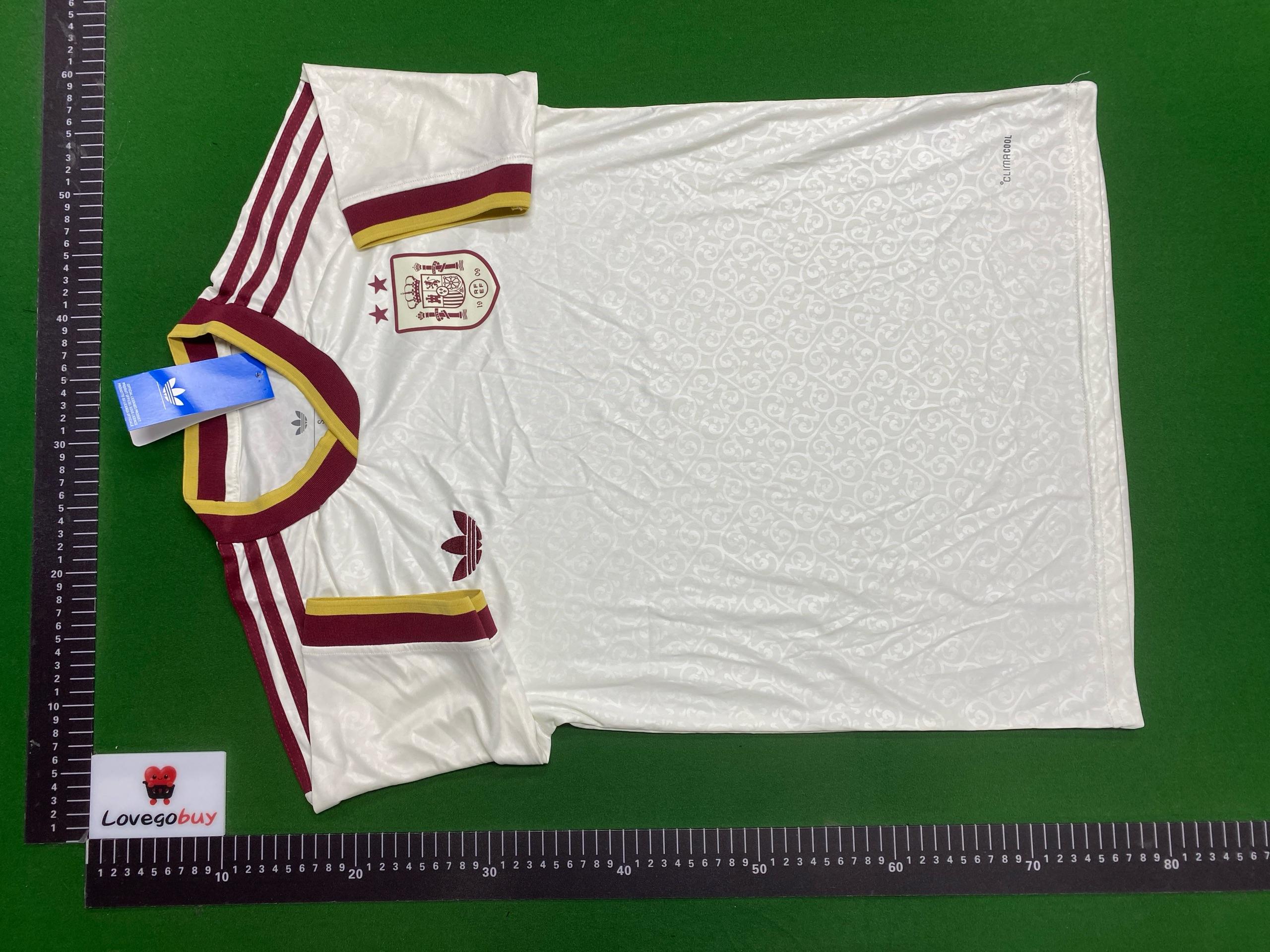 Foto QC 1 de Comma Football x adidas x Spain 2026 Champions Jersey Maroon