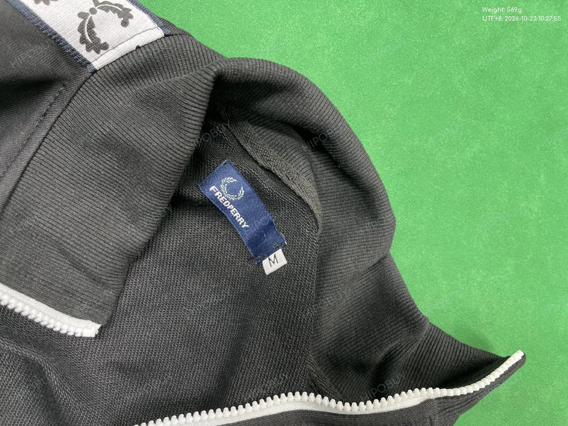 Foto QC 1 de Fred Perry Taped Track Jacket Laurel Wreath Black