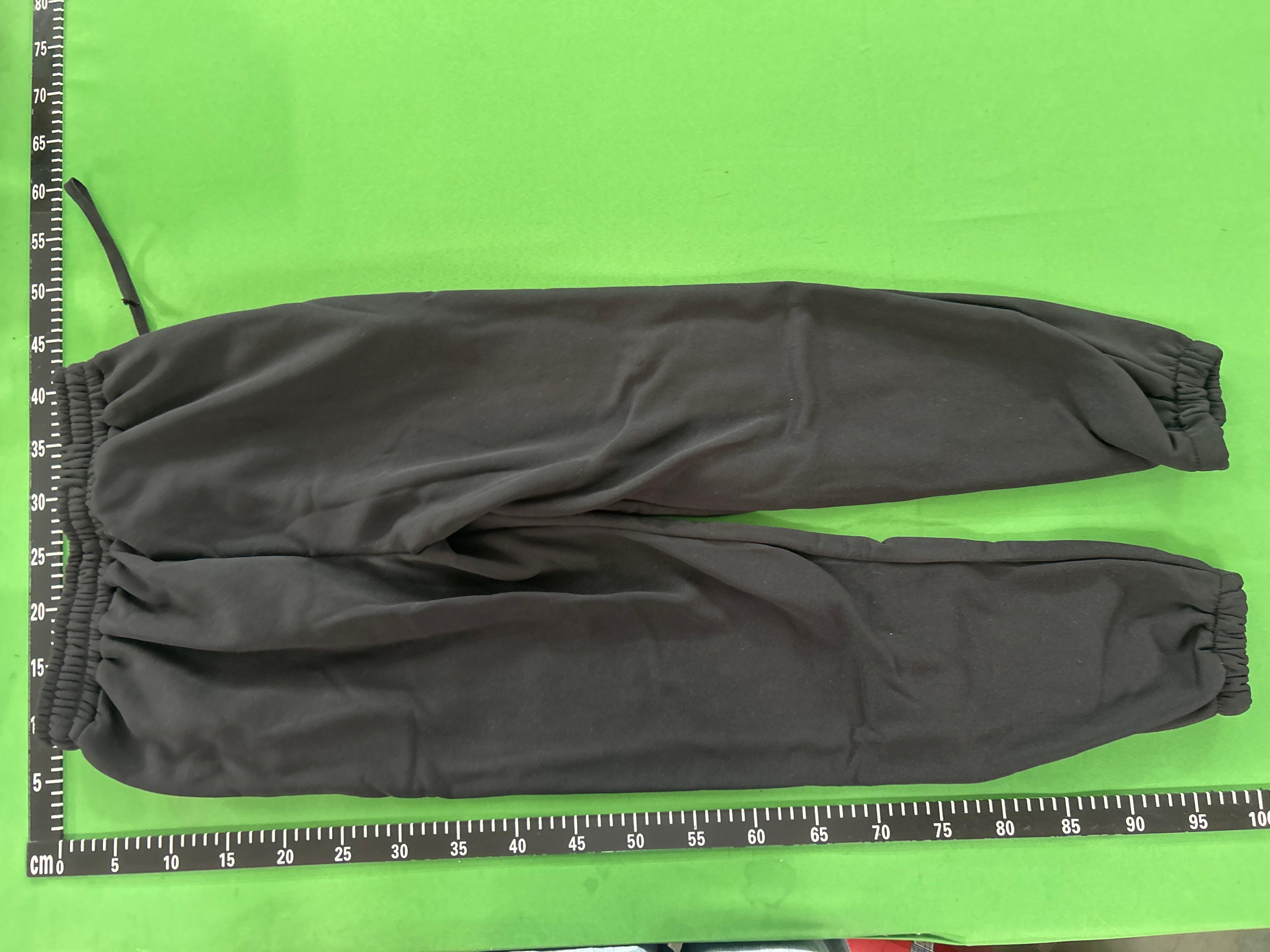 Foto QC 2 de Fear of God Essentials 1977 Hoodie Black