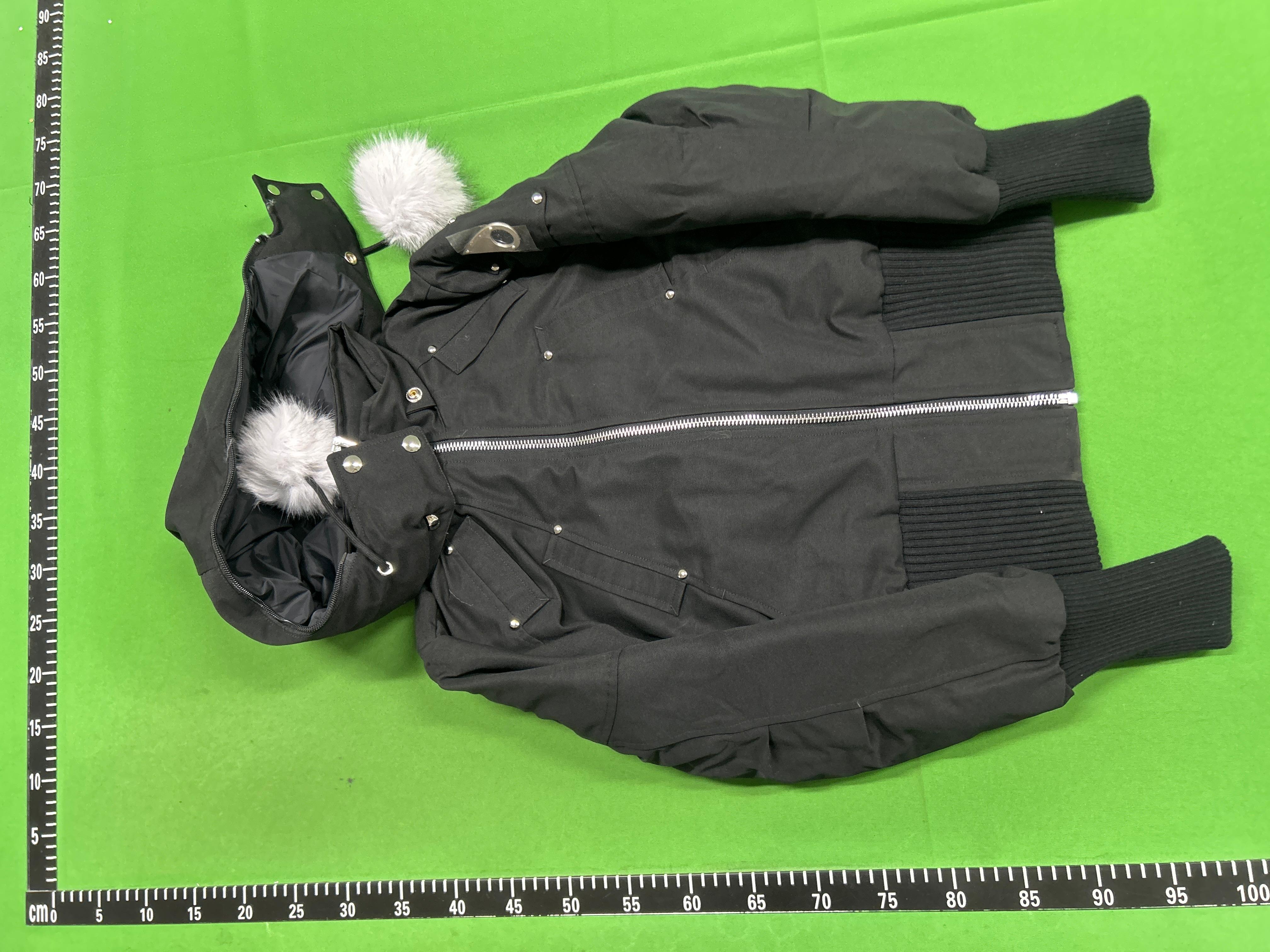 Foto QC 3 de Moose Knuckles Bomber Down Jacket Silver Fox Black
