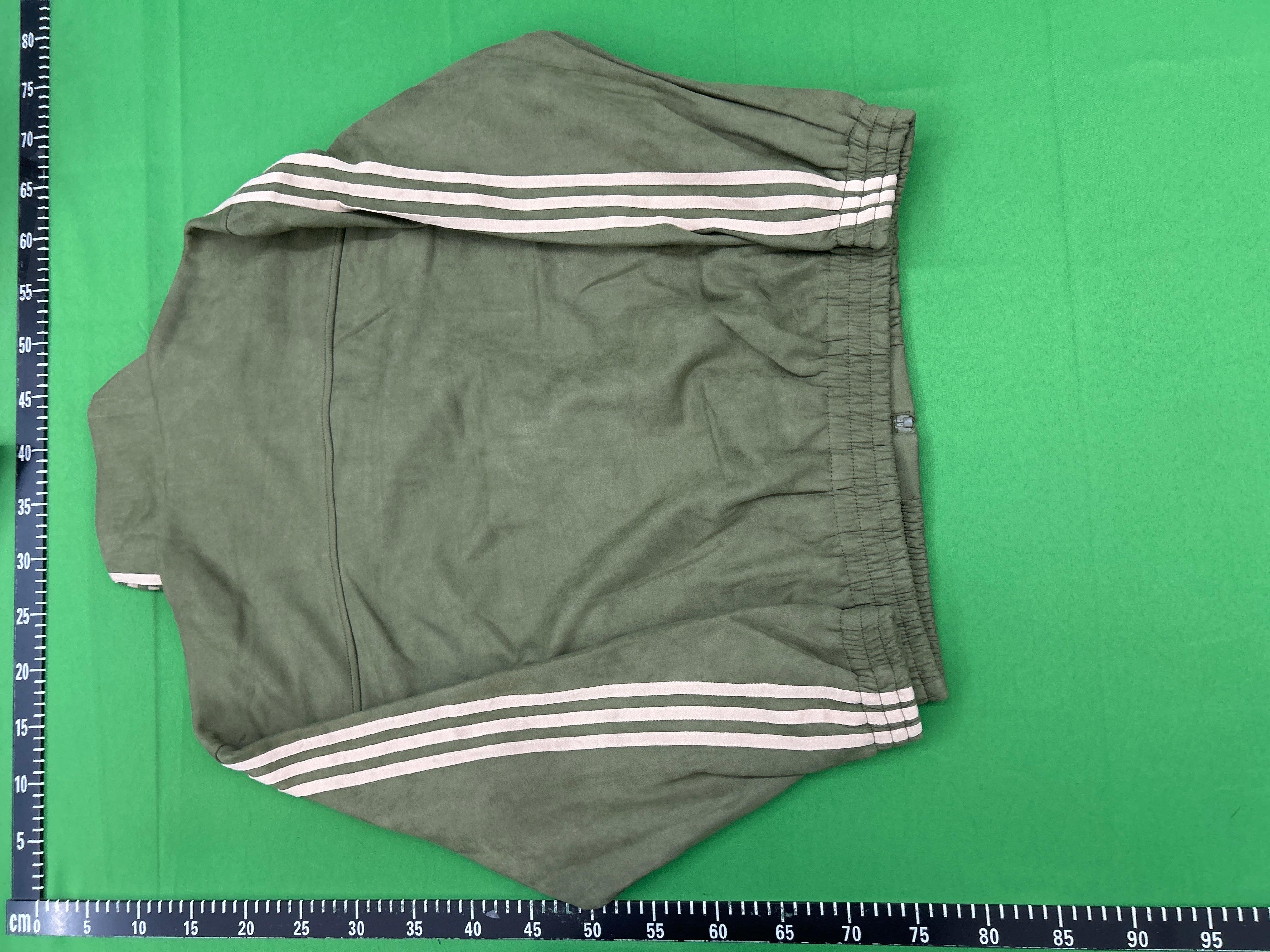 Foto QC 8 de Generic Neo-Chinese Suede Striped Stand Collar Frog Button Jacket Green