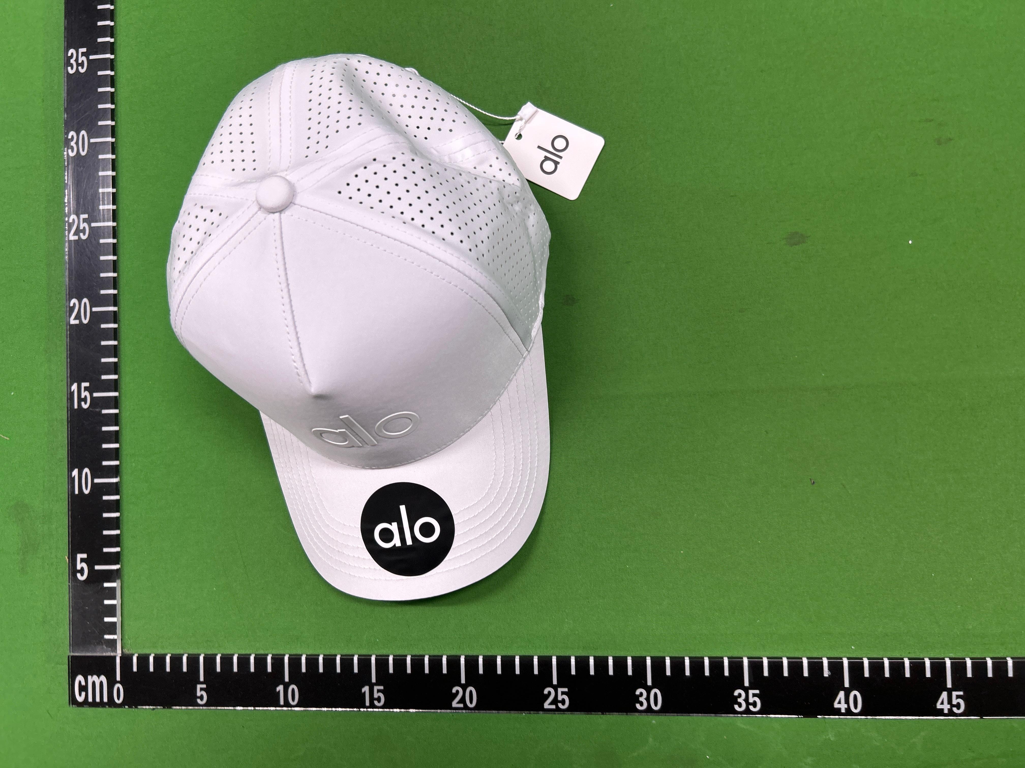 Foto QC 5 de Alo Yoga Performance Off-Duty Cap Black